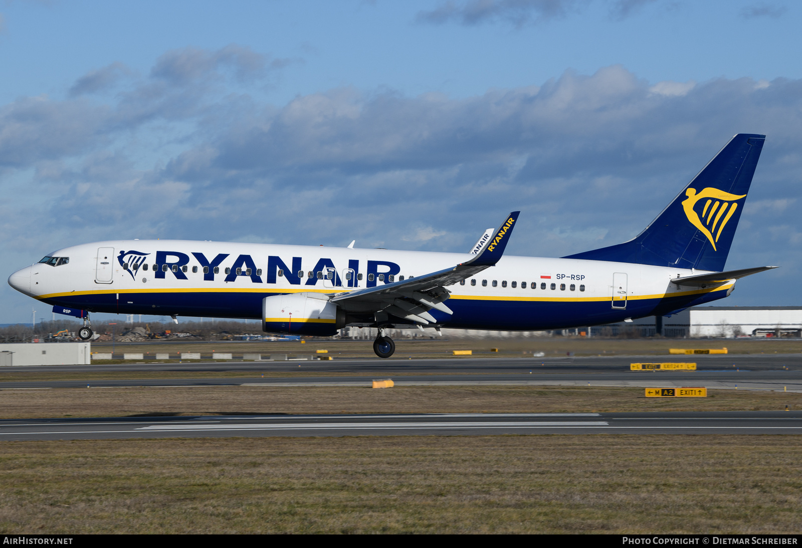 Aircraft Photo of SP-RSP | Boeing 737-800 | Ryanair | AirHistory.net #633365