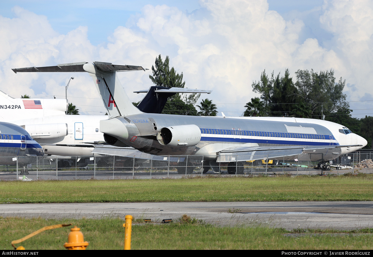 Aircraft Photo of N242AA | McDonnell Douglas MD-82 (DC-9-82) | AirHistory.net #633372