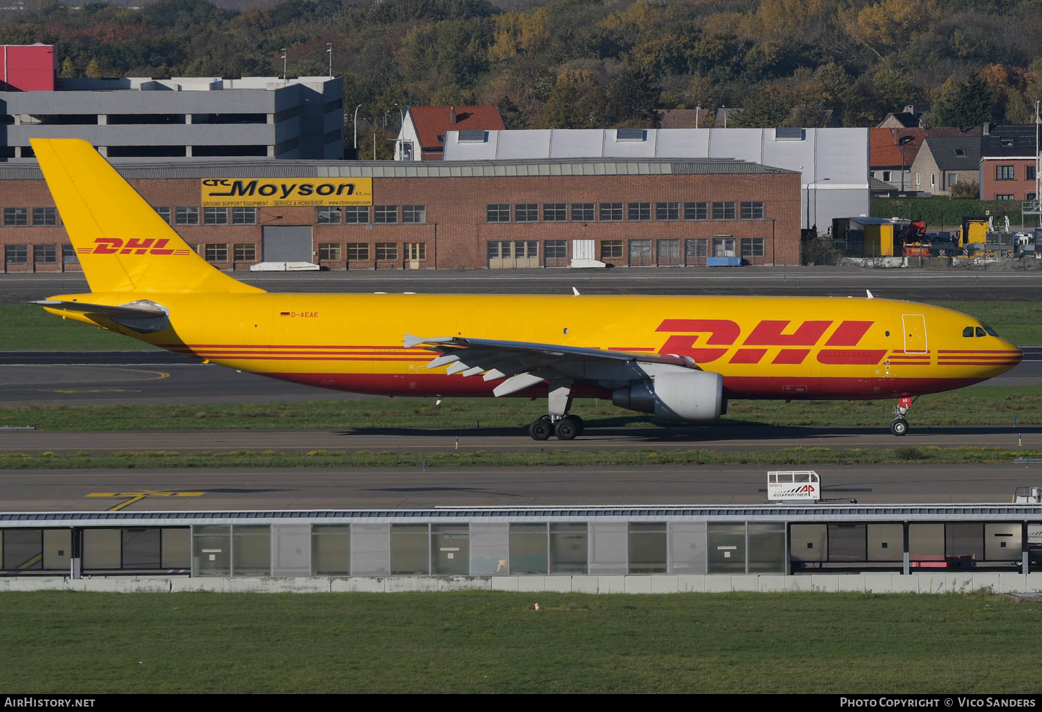 Aircraft Photo of D-AEAE | Airbus A300B4-622R(F) | DHL International | AirHistory.net #633381