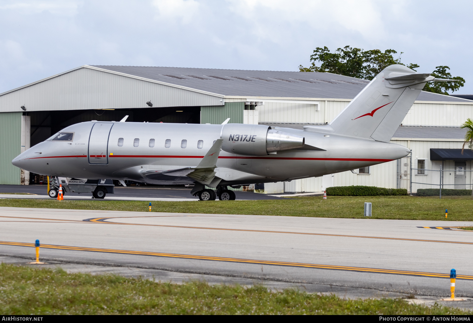 Aircraft Photo of N317JE | Bombardier Challenger 605 (CL-600-2B16) | AirHistory.net #633394