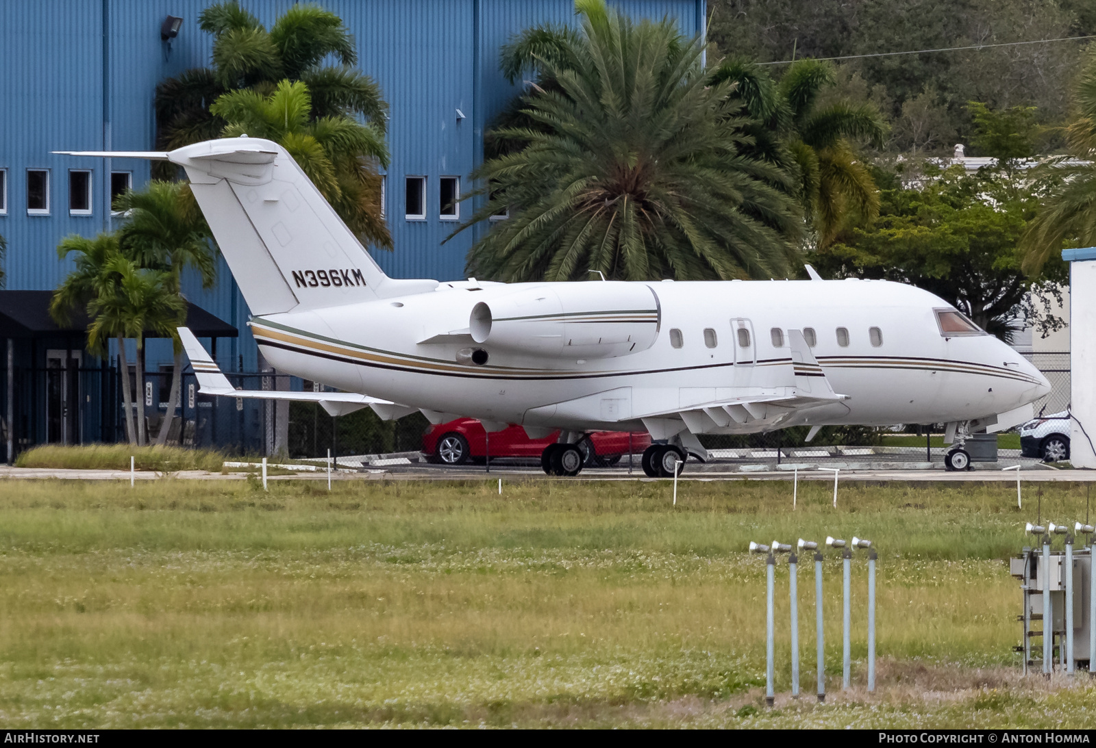 Aircraft Photo of N396KM | Canadair Challenger 600S (CL-600-1A11) | AirHistory.net #633399