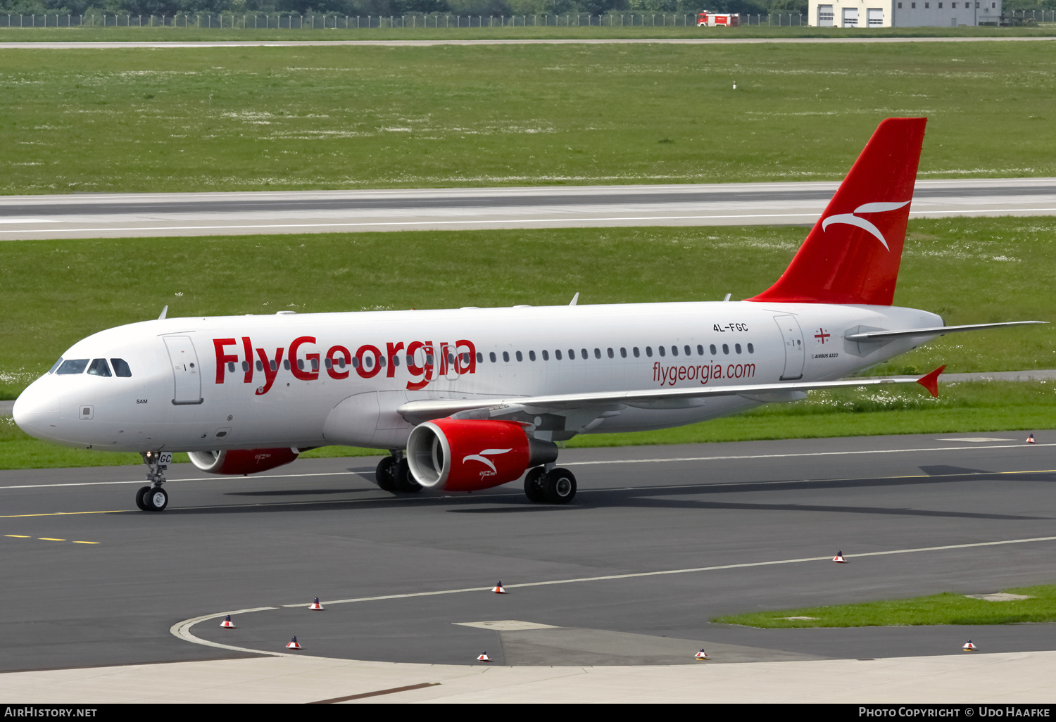 Aircraft Photo of 4L-FGC | Airbus A320-214 | Fly Georgia | AirHistory.net #633413