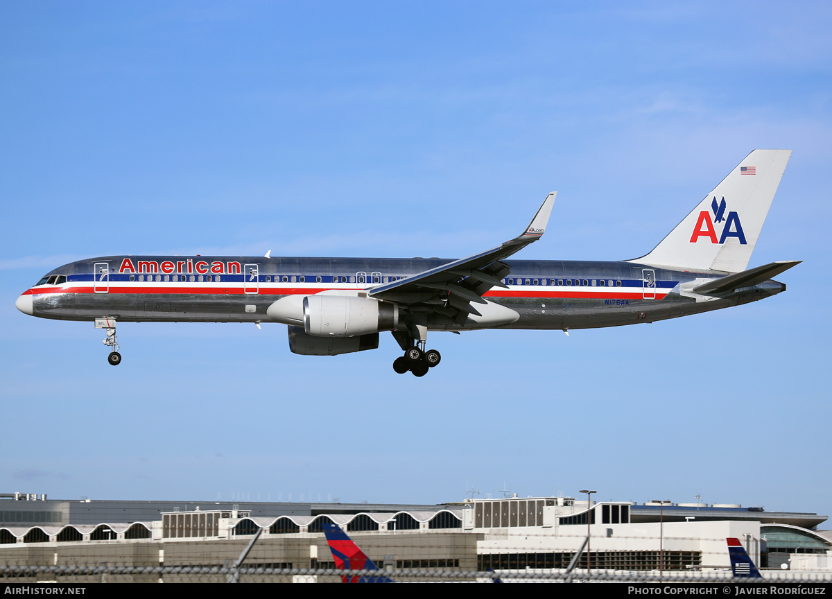 Aircraft Photo of N176AA | Boeing 757-223 | American Airlines | AirHistory.net #633425