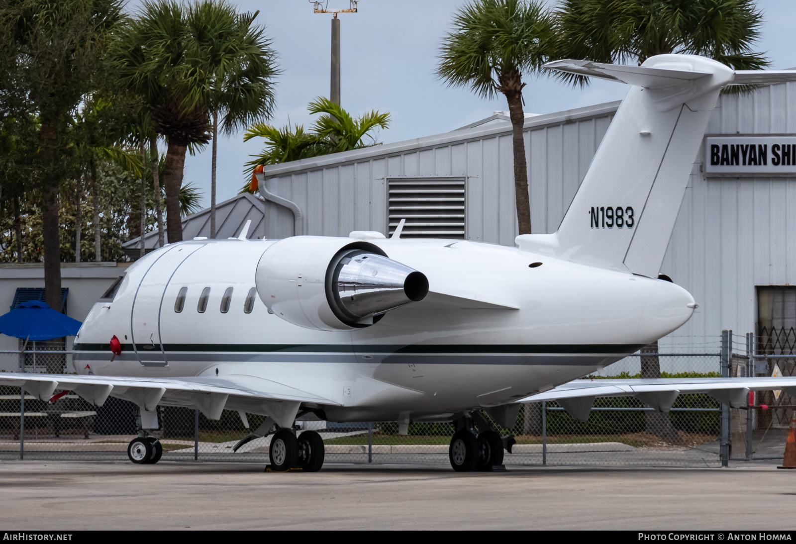 Aircraft Photo of N1983 | Bombardier Challenger 605 (CL-600-2B16) | AirHistory.net #633431