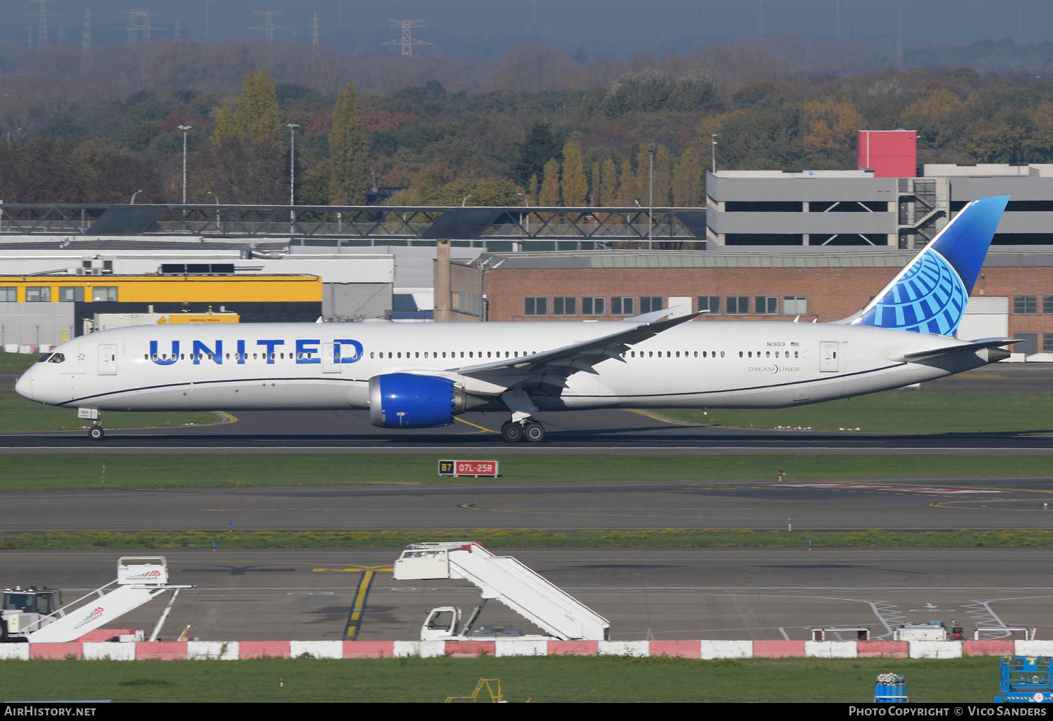 Aircraft Photo of N13013 | Boeing 787-10 Dreamliner | United Airlines | AirHistory.net #633441