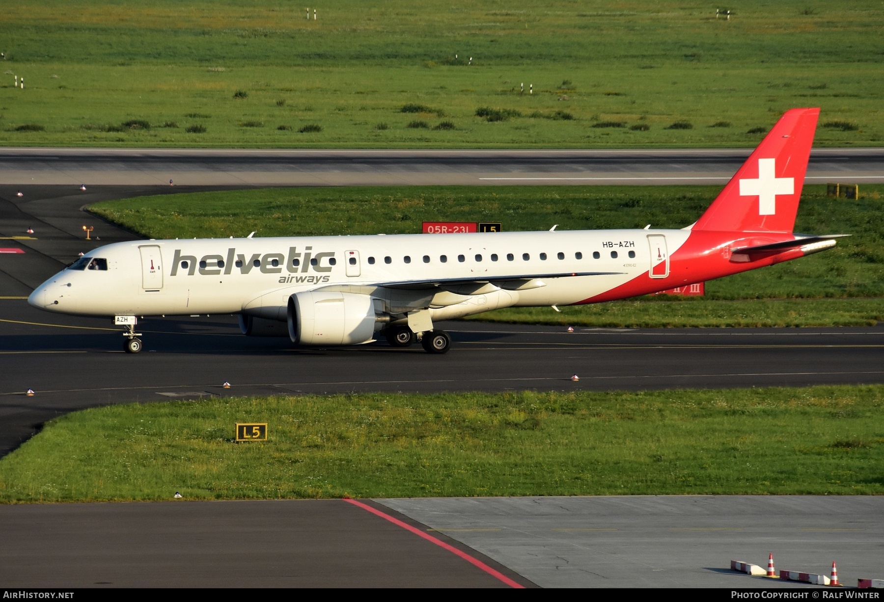 Aircraft Photo of HB-AZH | Embraer 190-E2 (ERJ-190-300) | Helvetic Airways | AirHistory.net #633542