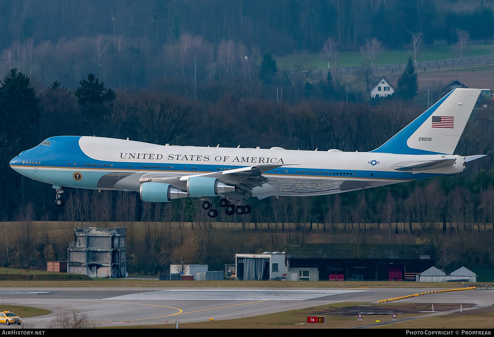 Aircraft Photo of 92-9000 / 29000 | Boeing VC-25A (747-2G4B) | USA - Air Force | AirHistory.net #633557