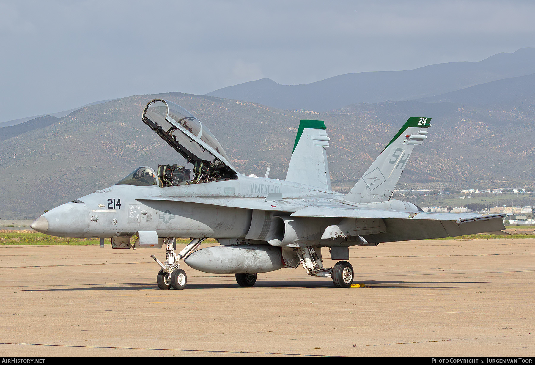 Aircraft Photo of 165685 | McDonnell Douglas F/A-18D Hornet | USA - Marines | AirHistory.net #633596