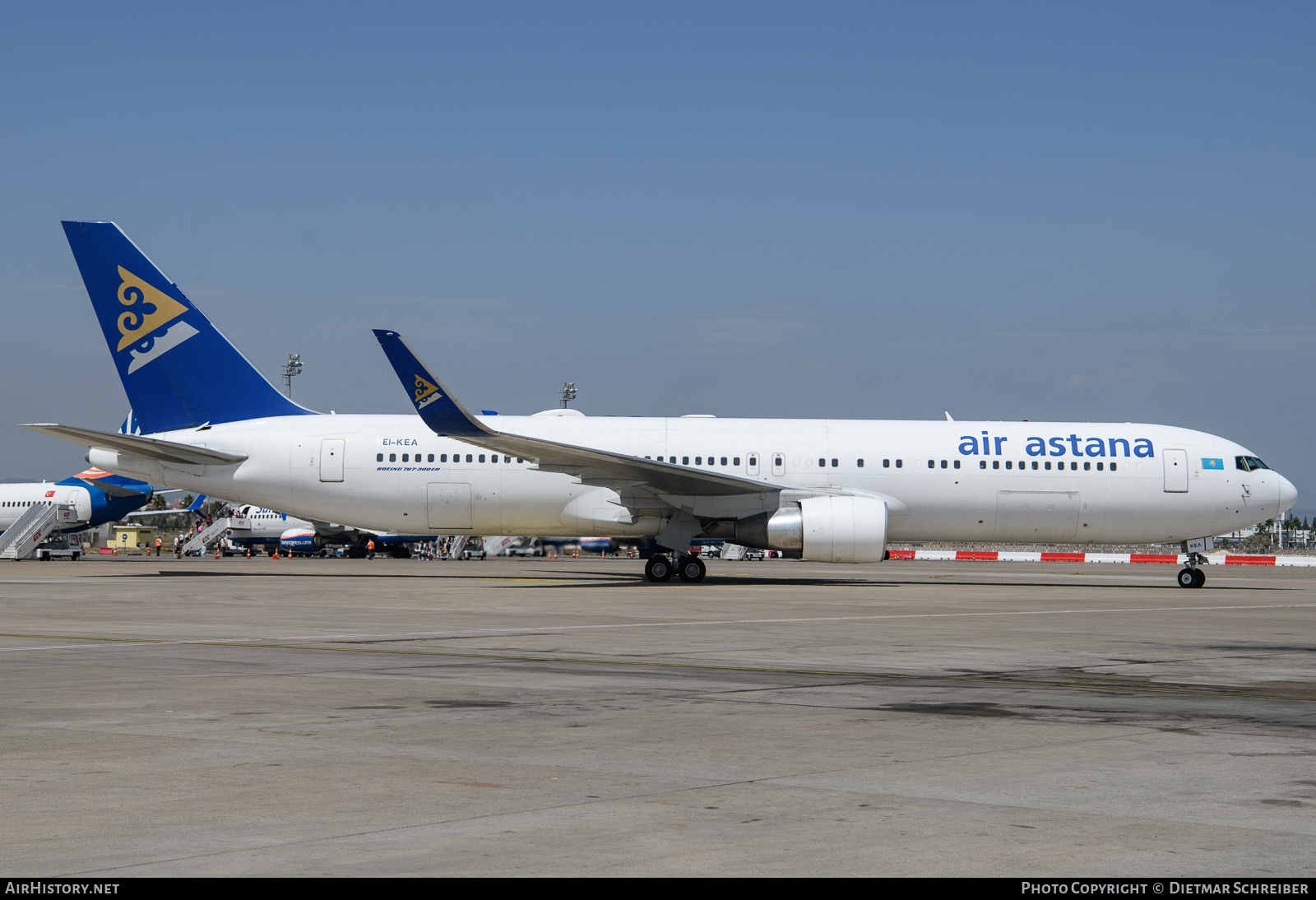 Aircraft Photo of EI-KEA | Boeing 767-3KY/ER | Air Astana | AirHistory.net #633680