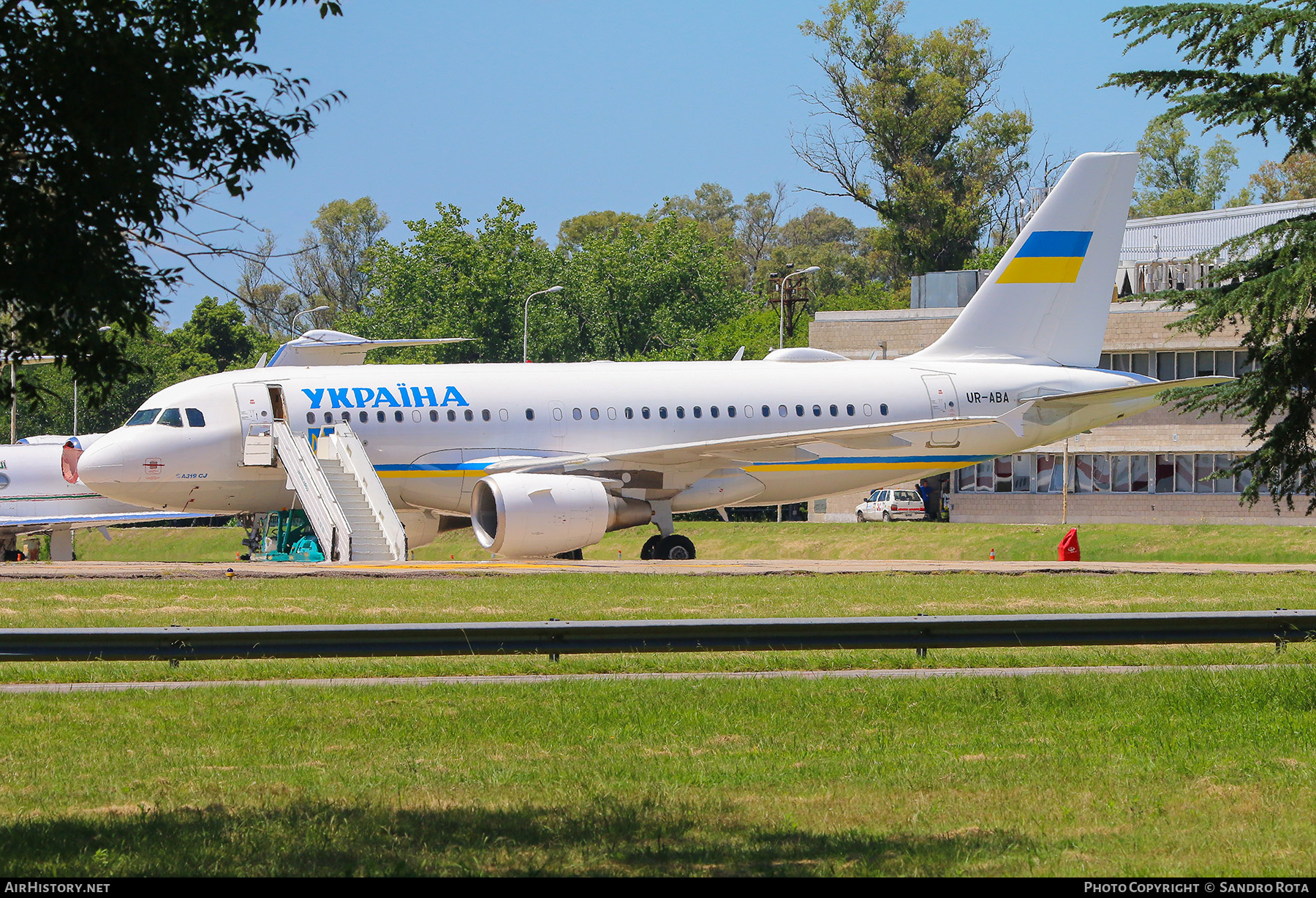 Aircraft Photo of UR-ABA | Airbus ACJ319 (A319-115/CJ) | Ukraine Government | AirHistory.net #633683
