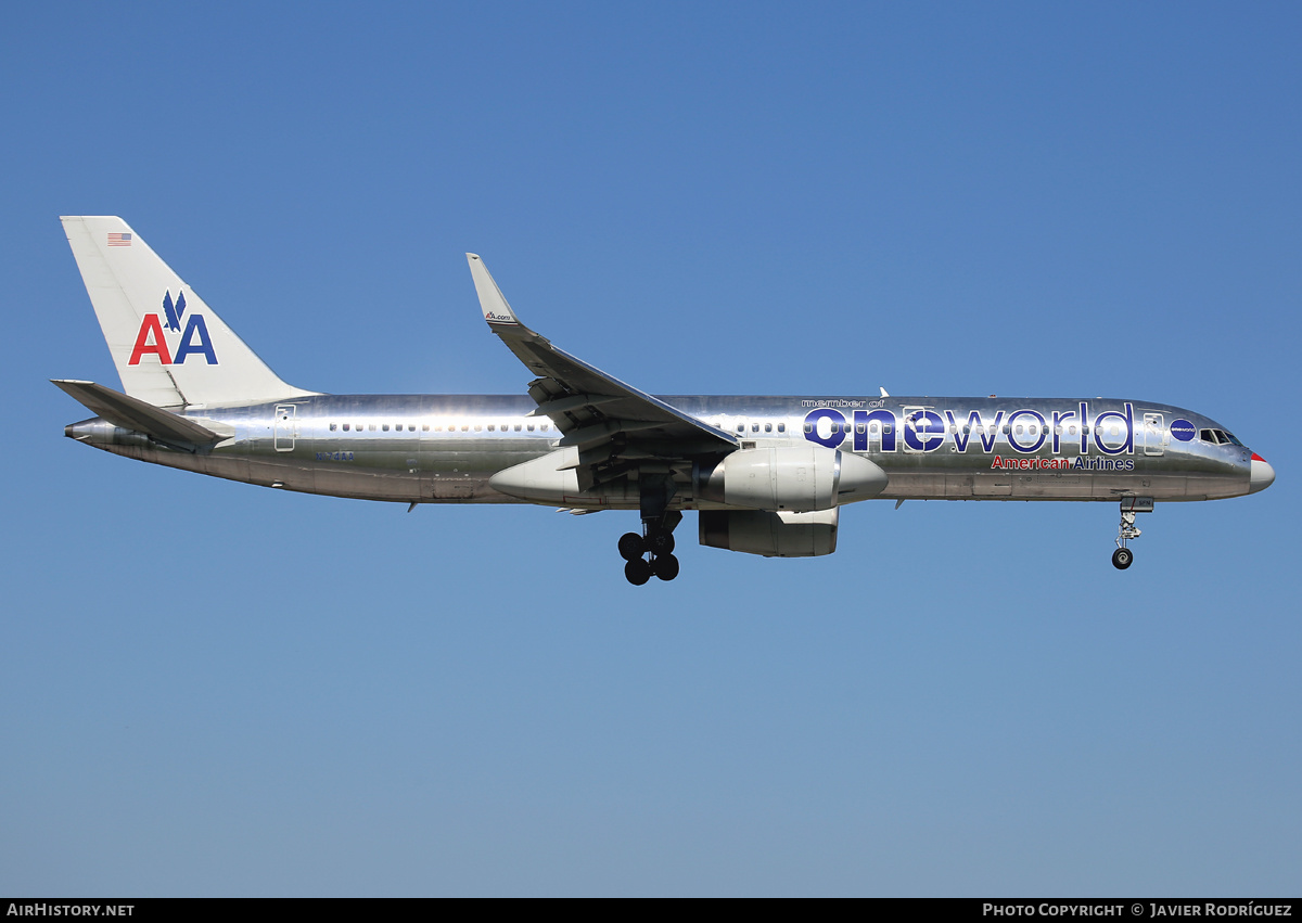 Aircraft Photo of N174AA | Boeing 757-223 | American Airlines | AirHistory.net #633757