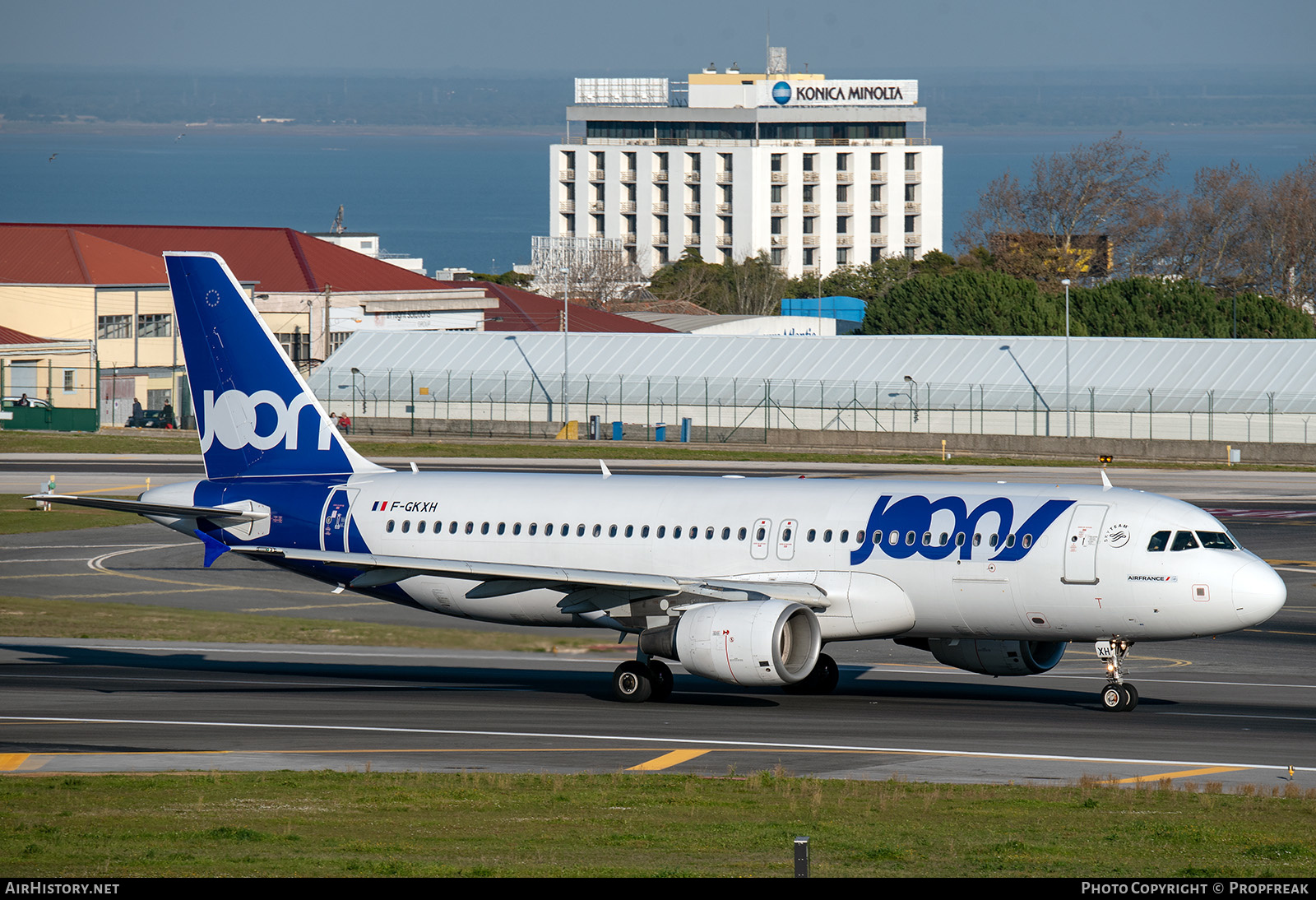 Aircraft Photo of F-GKXH | Airbus A320-214 | Joon | AirHistory.net #633760