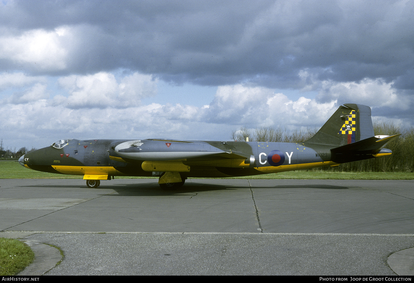 Aircraft Photo of WK123 | English Electric Canberra TT18 | UK - Air Force | AirHistory.net #633819