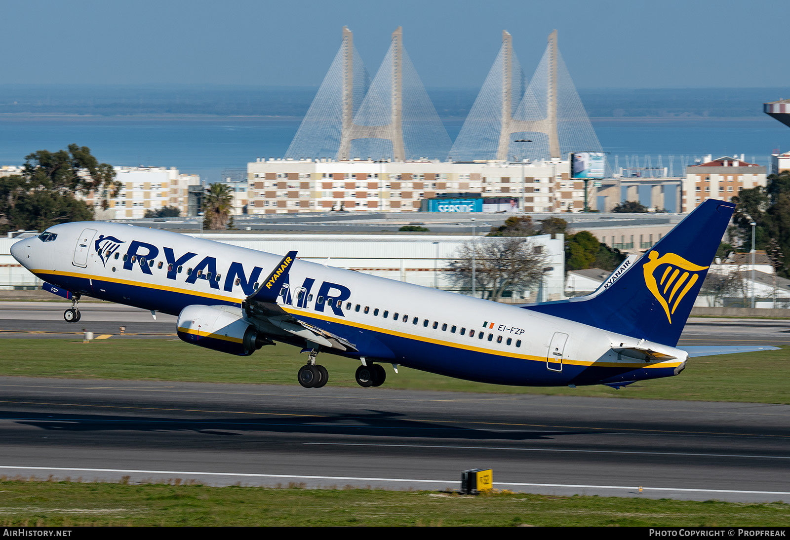 Aircraft Photo of EI-FZP | Boeing 737-800 | Ryanair | AirHistory.net #633844