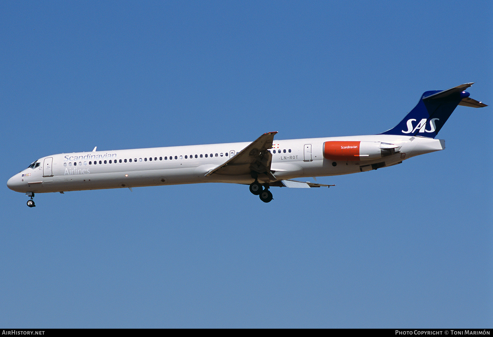 Aircraft Photo of LN-ROT | McDonnell Douglas MD-82 (DC-9-82) | Scandinavian Airlines - SAS | AirHistory.net #633850