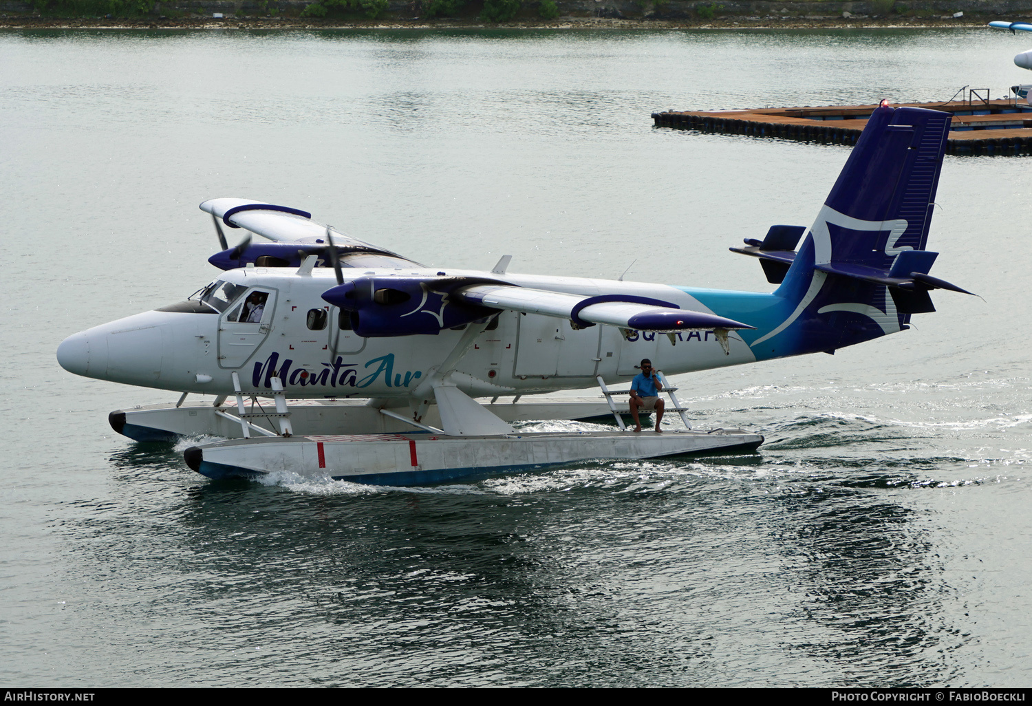 Aircraft Photo of 8Q-RAH | De Havilland Canada DHC-6-300 Twin Otter | Manta Air | AirHistory.net #634045