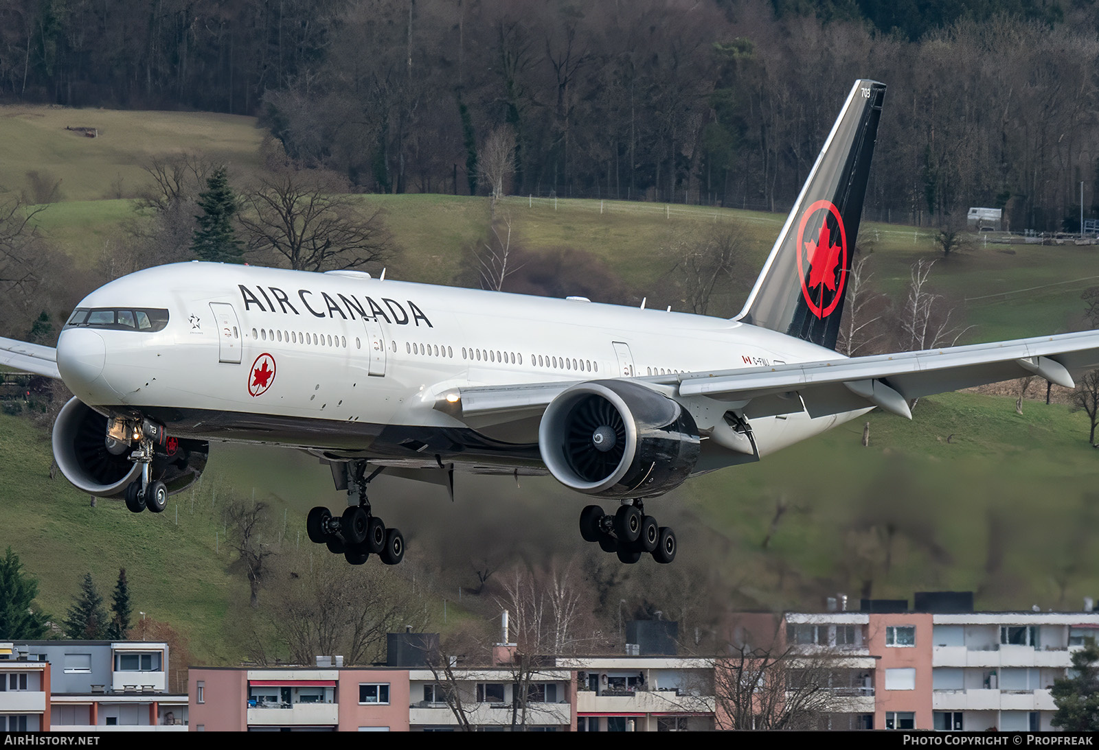 Aircraft Photo of C-FIUJ | Boeing 777-233/LR | Air Canada | AirHistory.net #634138