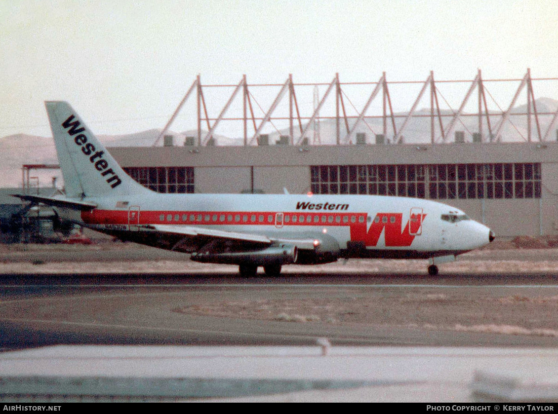 Aircraft Photo of N4530W | Boeing 737-247 | Western Airlines | AirHistory.net #634154