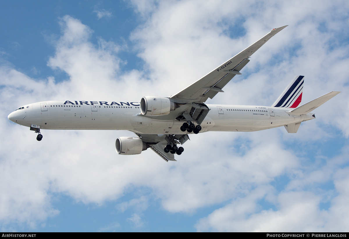 Aircraft Photo of F-GZNH | Boeing 777-328/ER | Air France | AirHistory.net #634290