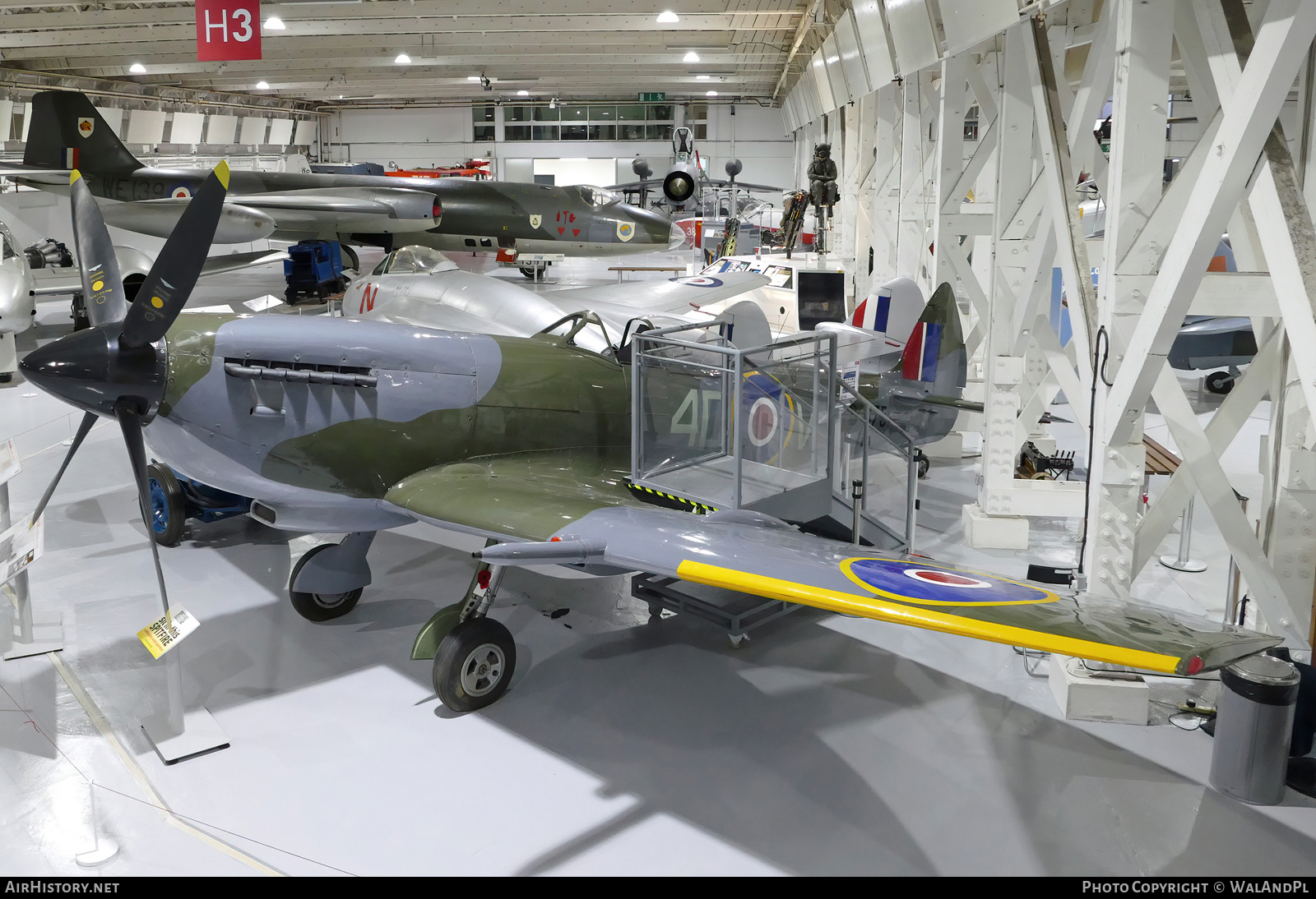 Aircraft Photo of RW393 / TB675 | Supermarine 361 Spitfire LF16E | UK - Air Force | AirHistory.net #634339