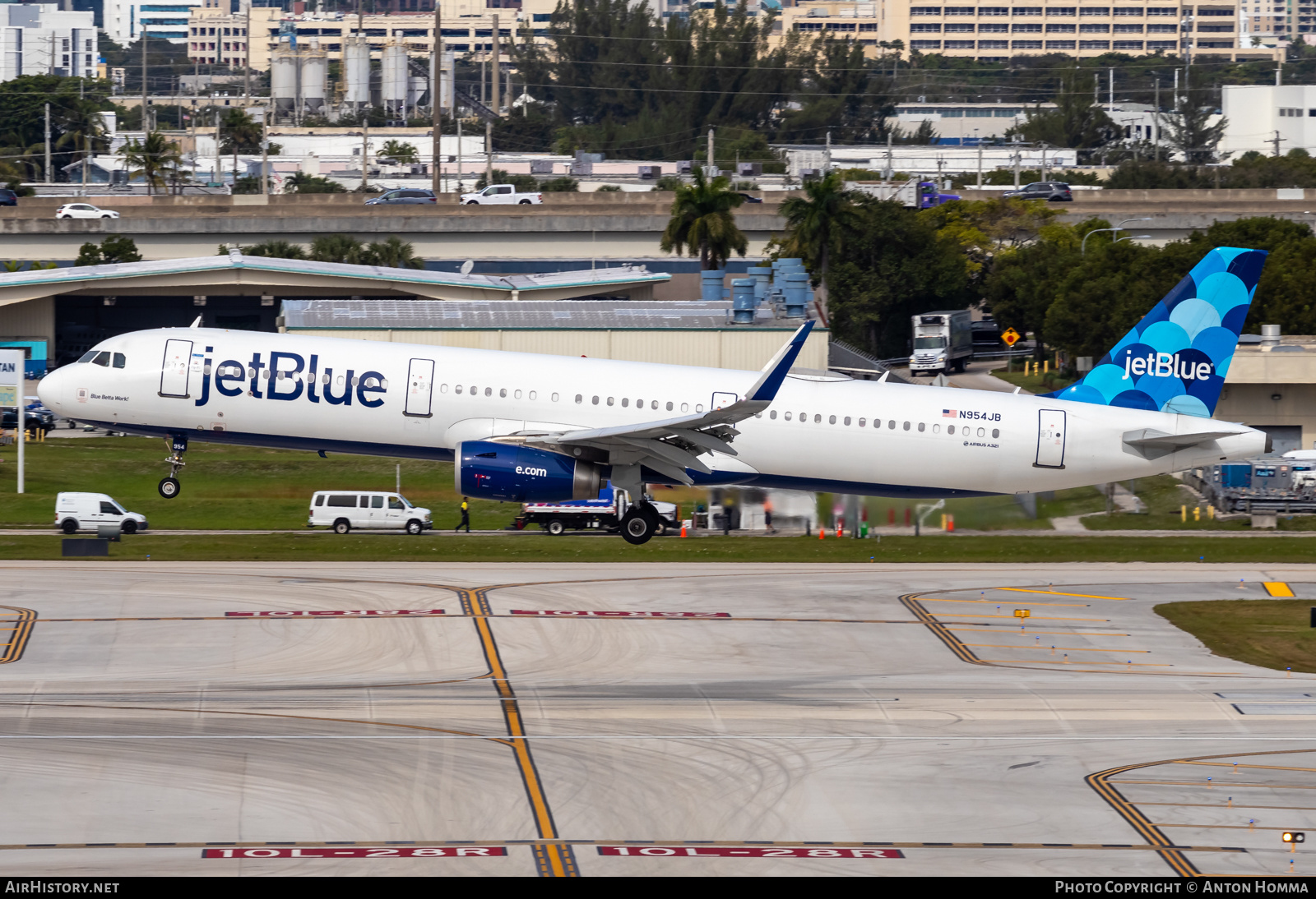 Aircraft Photo of N954JB | Airbus A321-231 | JetBlue Airways | AirHistory.net #634456