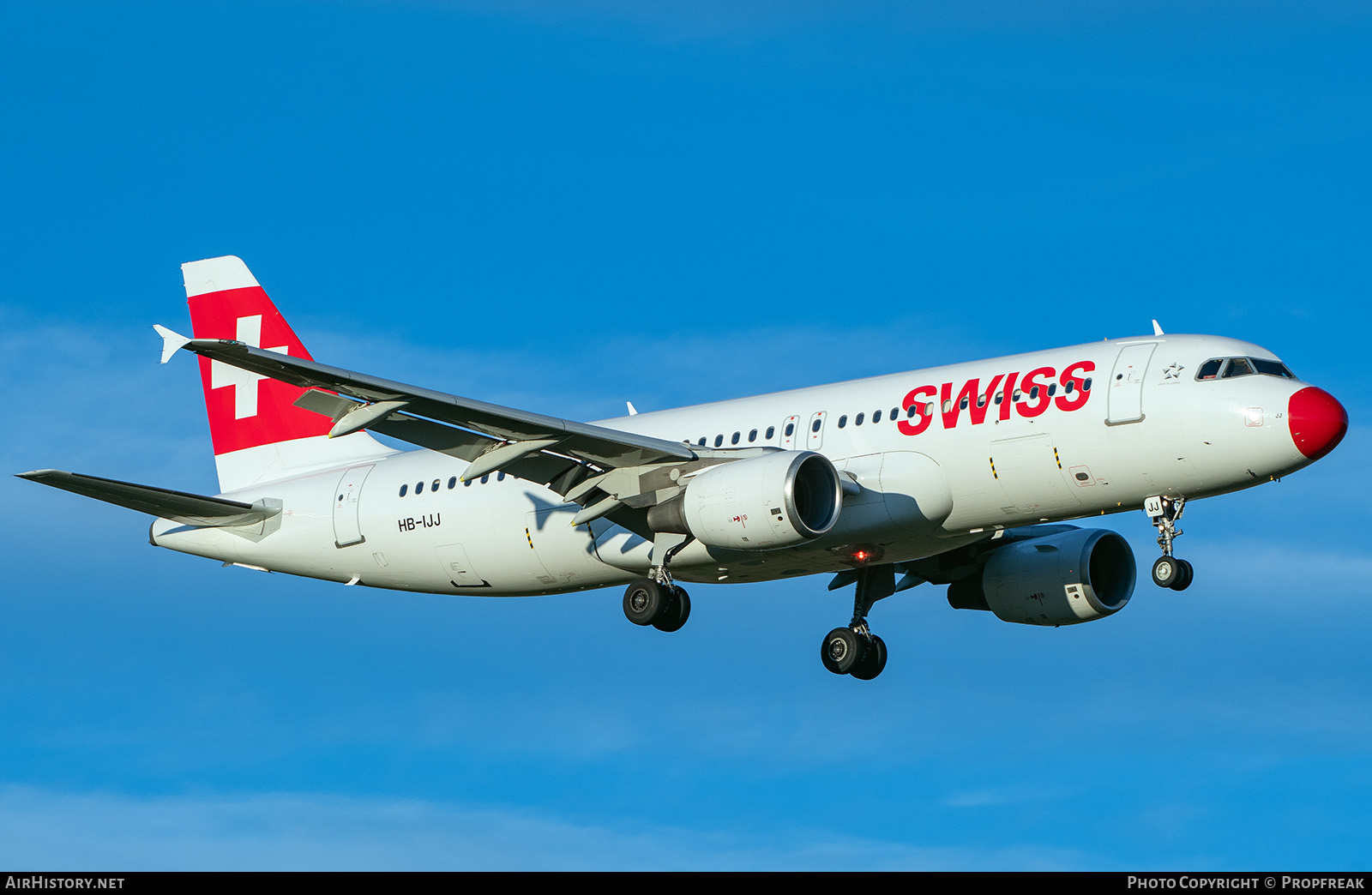 Aircraft Photo of HB-IJJ | Airbus A320-214 | Swiss International Air Lines | AirHistory.net #634567