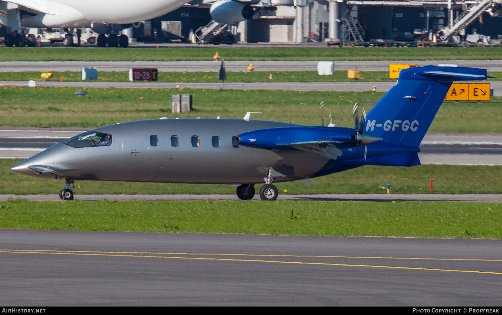 Aircraft Photo of M-GFGC | Piaggio P-180 Avanti | AirHistory.net #634613