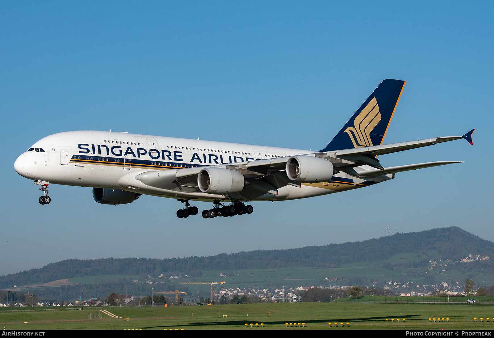 Aircraft Photo of 9V-SKT | Airbus A380-841 | Singapore Airlines | AirHistory.net #634721