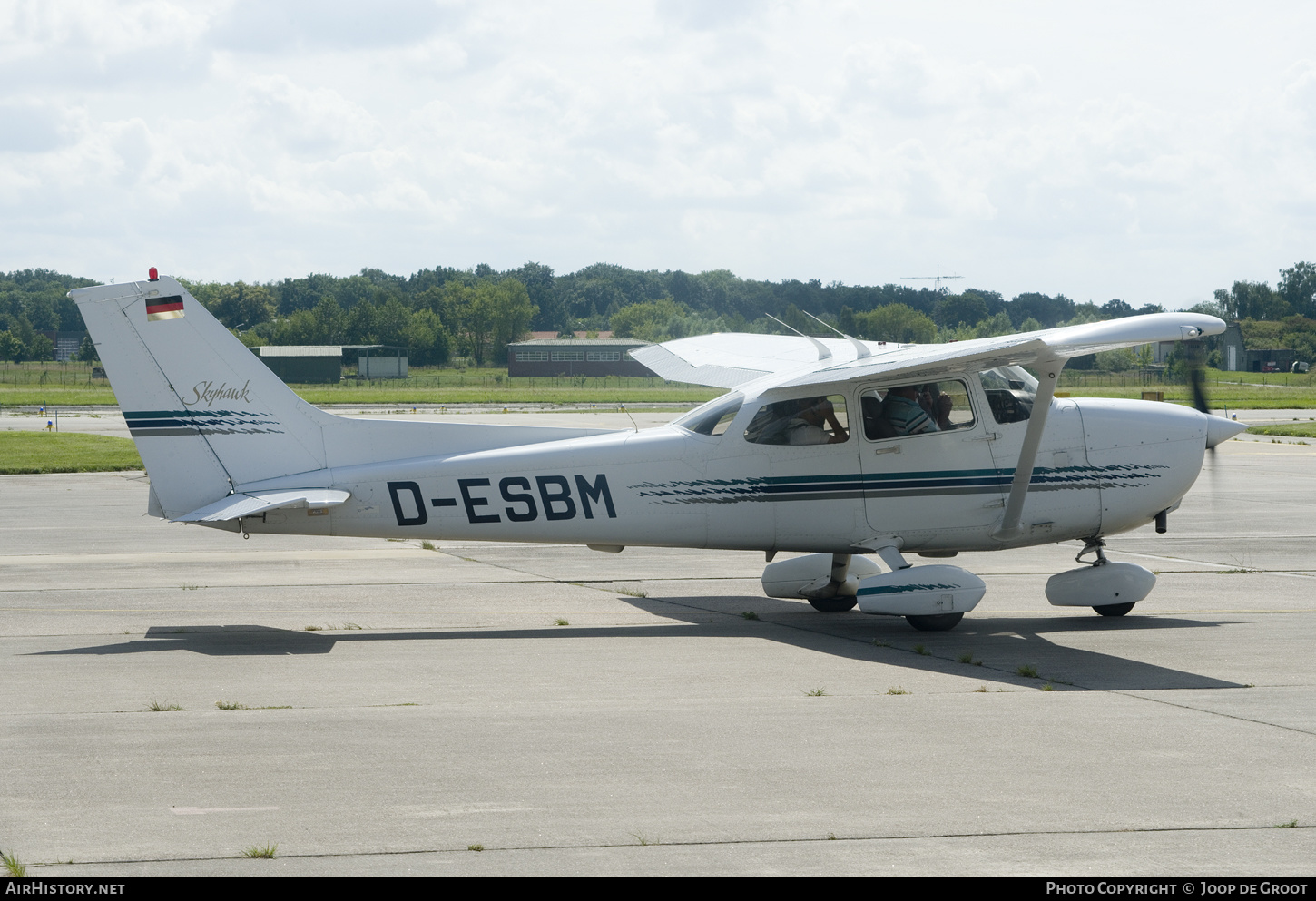 Aircraft Photo of D-ESBM | Cessna 172R Skyhawk | AirHistory.net #634853