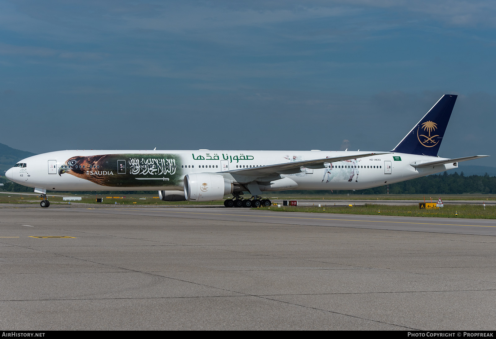 Aircraft Photo of HZ-AK43 | Boeing 777-368/ER | Saudia - Saudi Arabian Airlines | AirHistory.net #634859