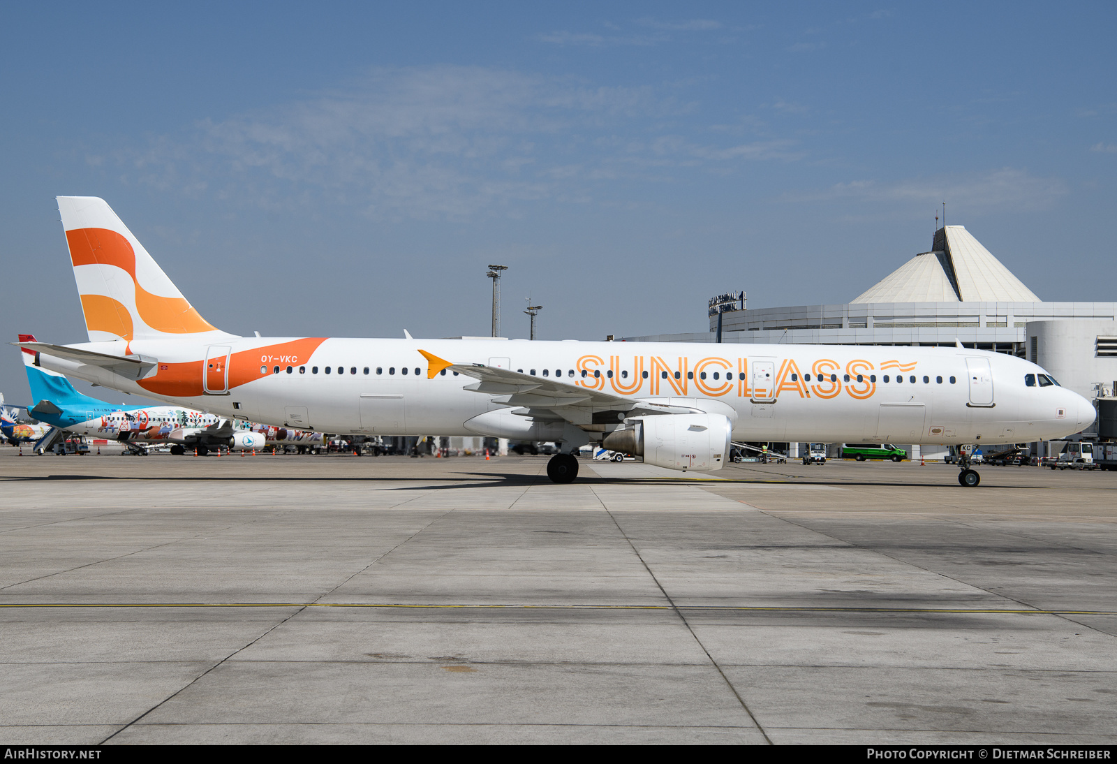 Aircraft Photo of OY-VKC | Airbus A321-211 | Sunclass Airlines | AirHistory.net #634920