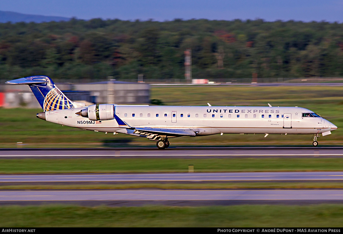 Aircraft Photo of N509MJ | Bombardier CRJ-701ER (CL-600-2C10) | United Express | AirHistory.net #635009