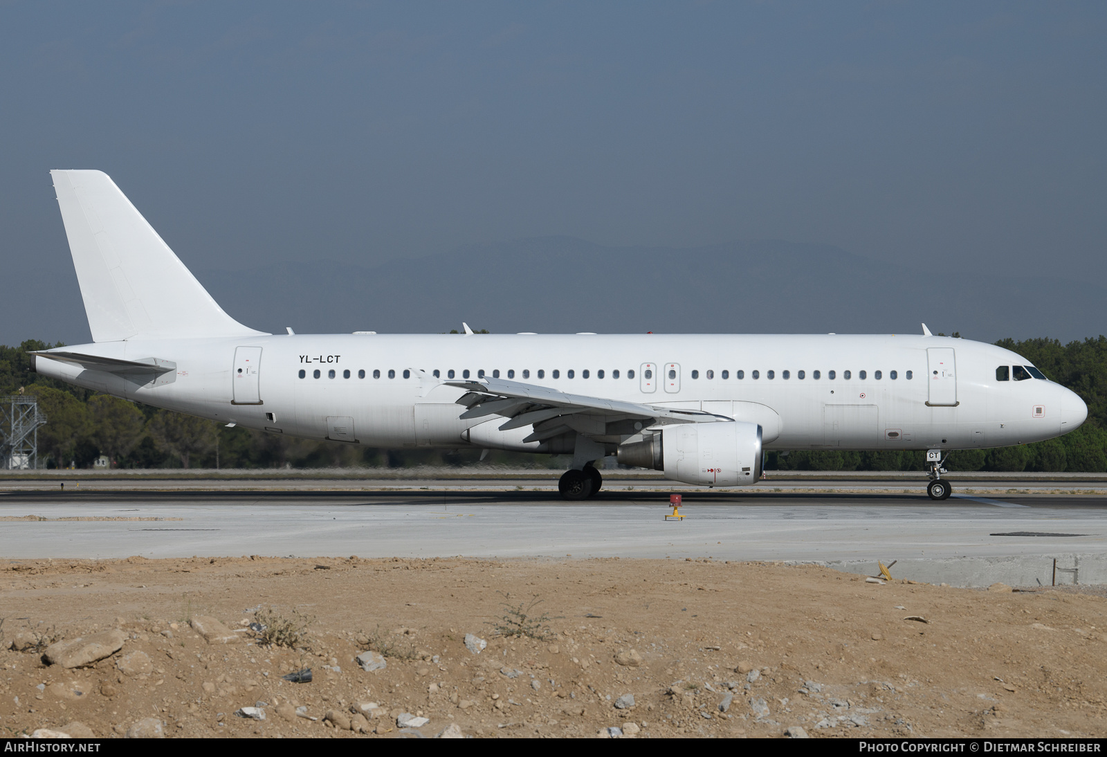 Aircraft Photo of YL-LCT | Airbus A320-214 | AirHistory.net #635025