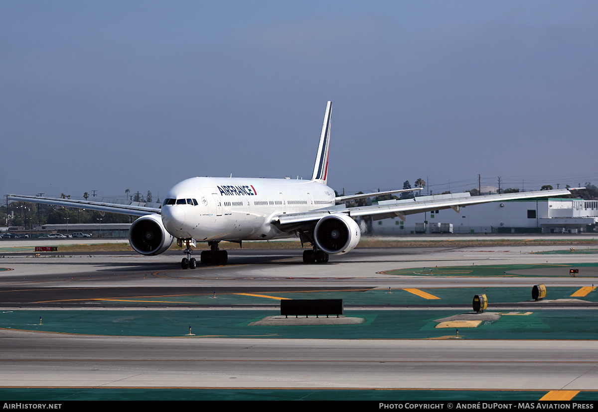 Aircraft Photo of F-GSQV | Boeing 777-328/ER | Air France | AirHistory.net #635034
