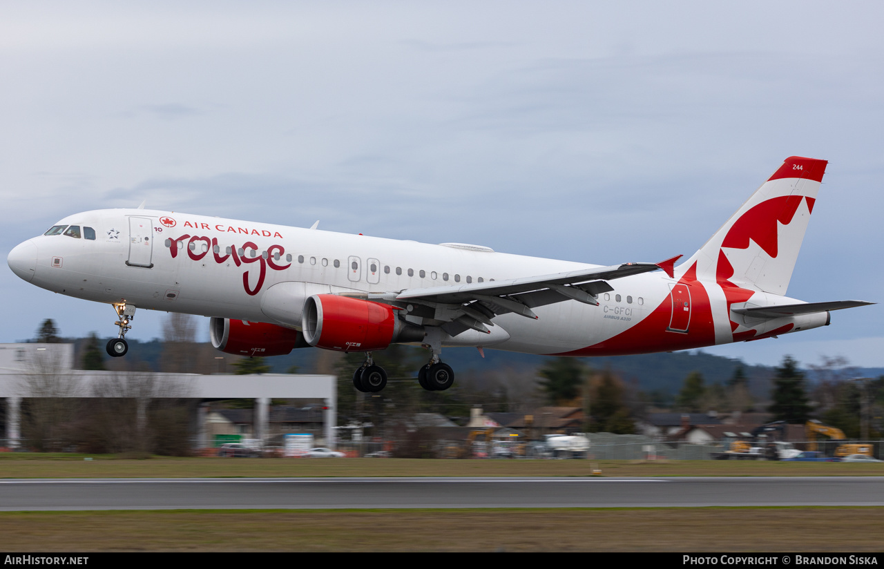 Aircraft Photo of C-GFCI | Airbus A320-214 | Air Canada Rouge | AirHistory.net #635177