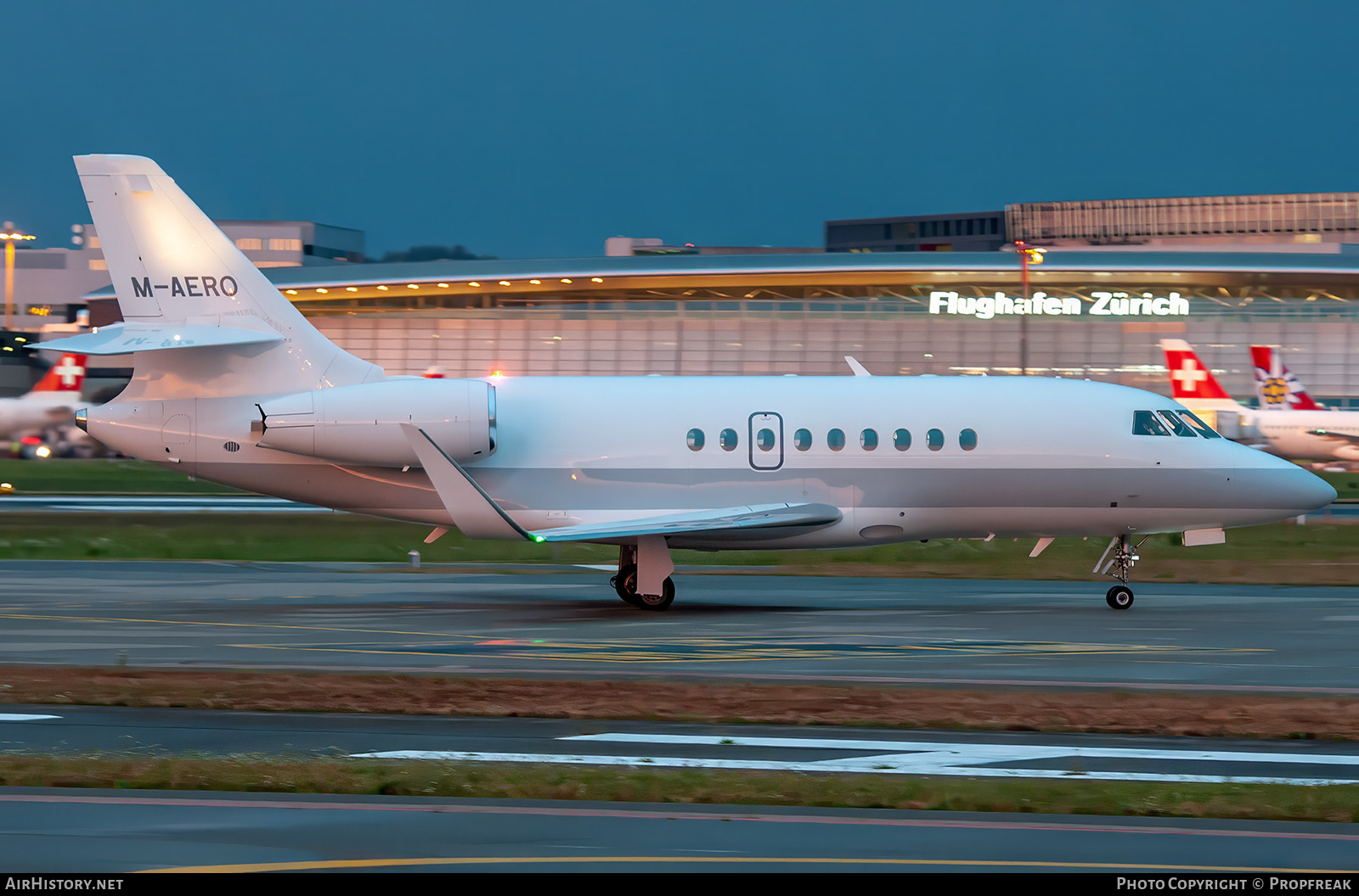 Aircraft Photo of M-AERO | Dassault Falcon 2000LX | AirHistory.net #635262