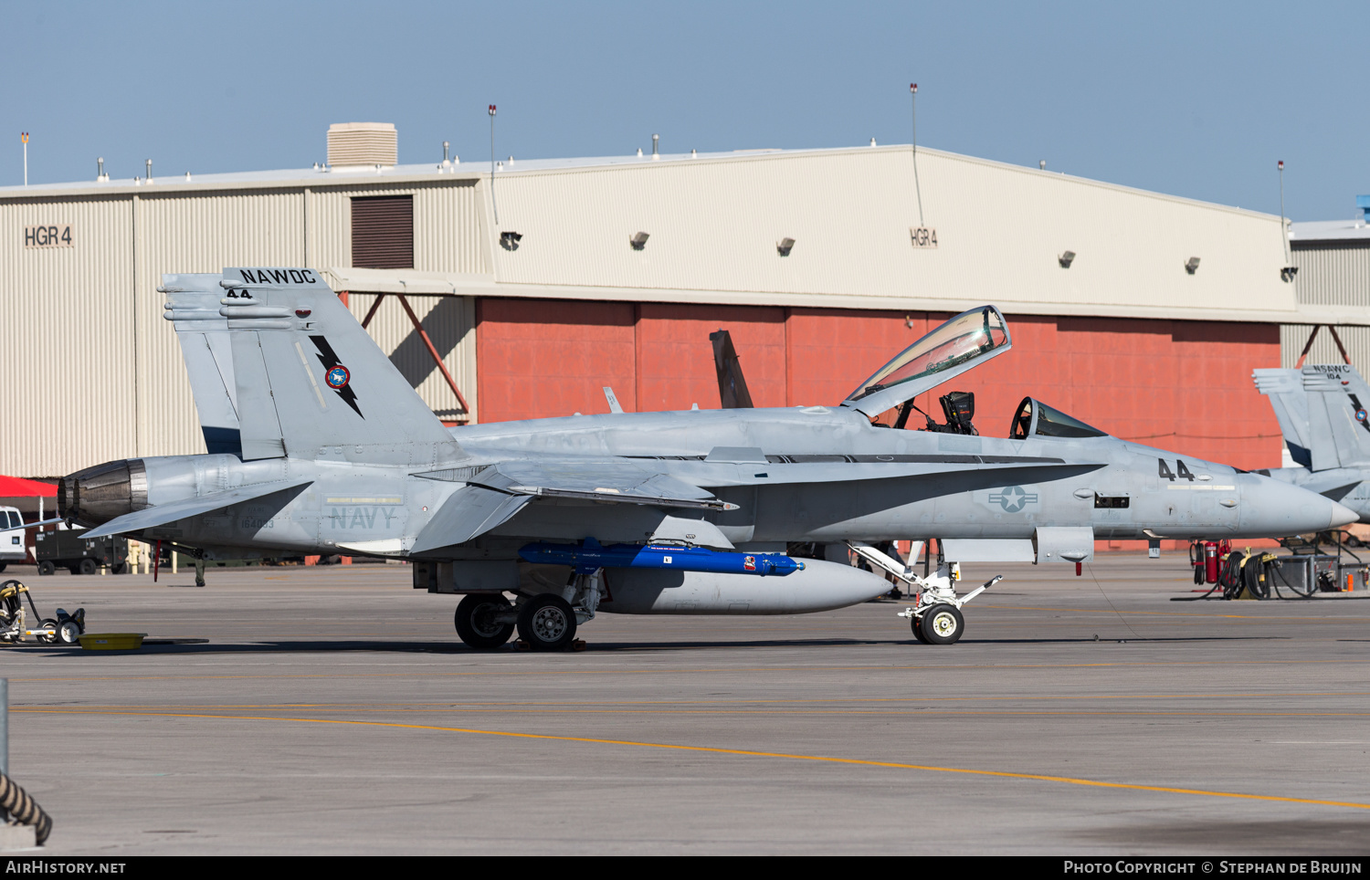 Aircraft Photo of 164033 | McDonnell Douglas F/A-18C Hornet | USA - Navy | AirHistory.net #635315