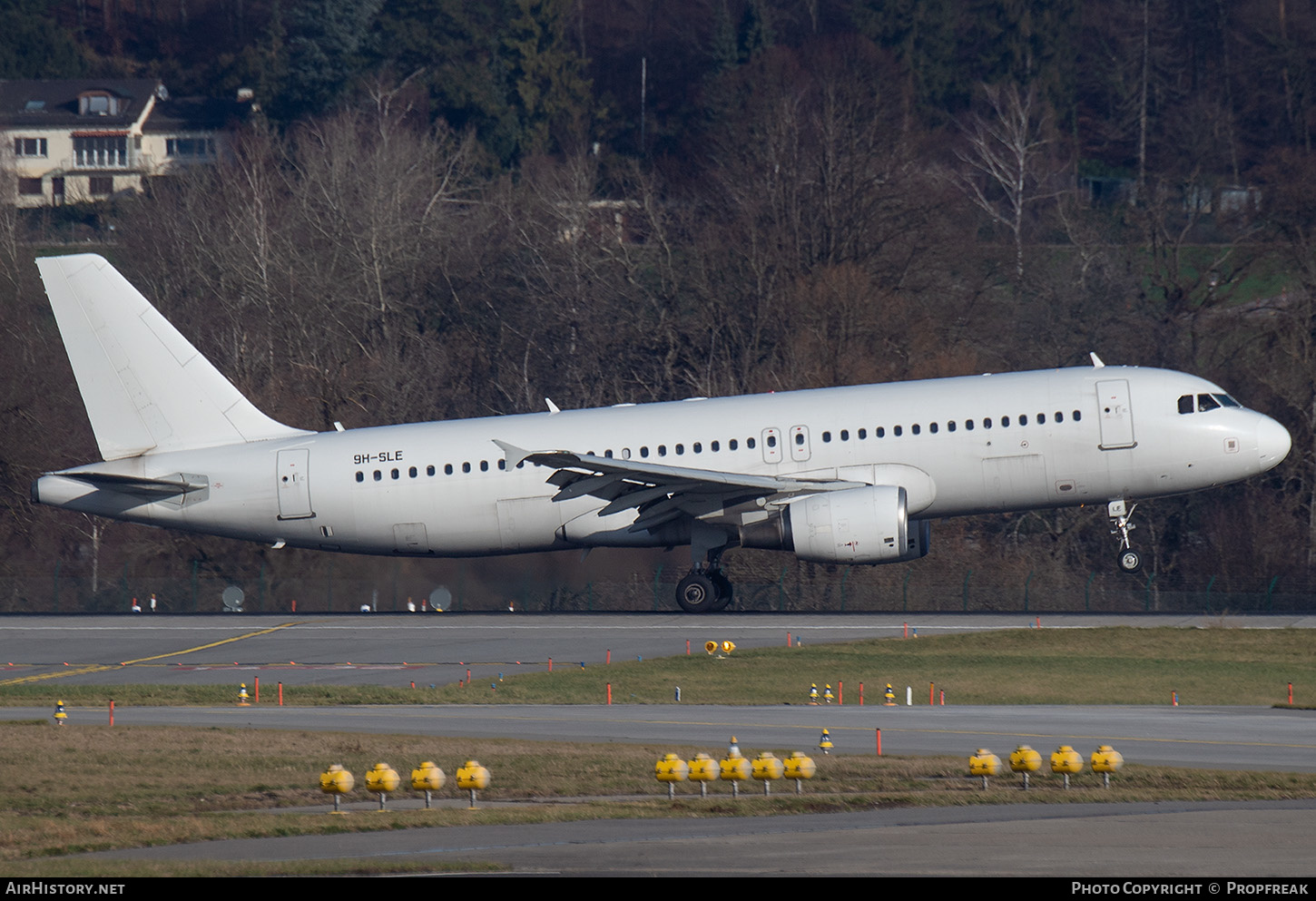 Aircraft Photo of 9H-SLE | Airbus A320-214 | AirHistory.net #635358