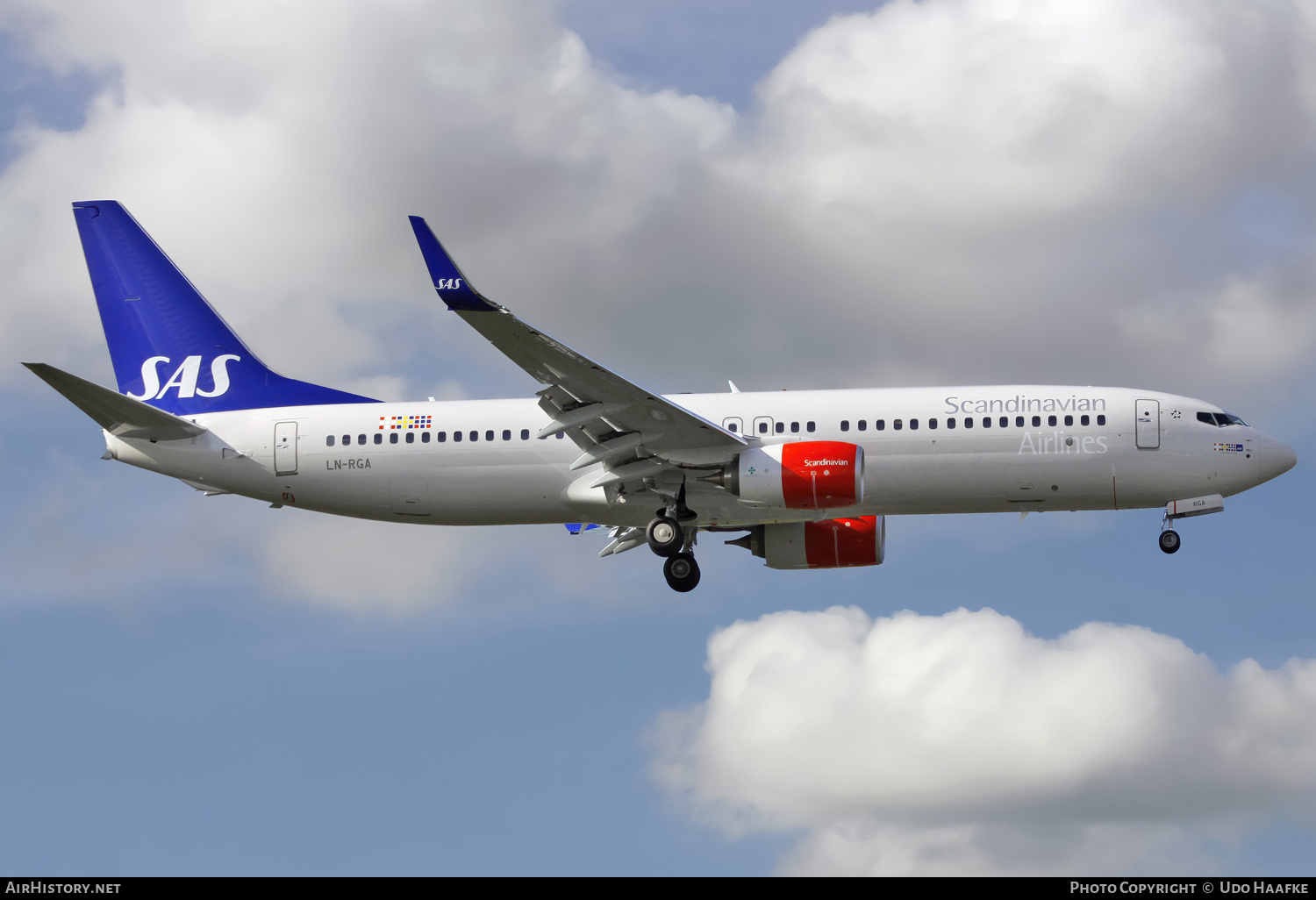Aircraft Photo of LN-RGA | Boeing 737-86N | Scandinavian Airlines - SAS | AirHistory.net #635442