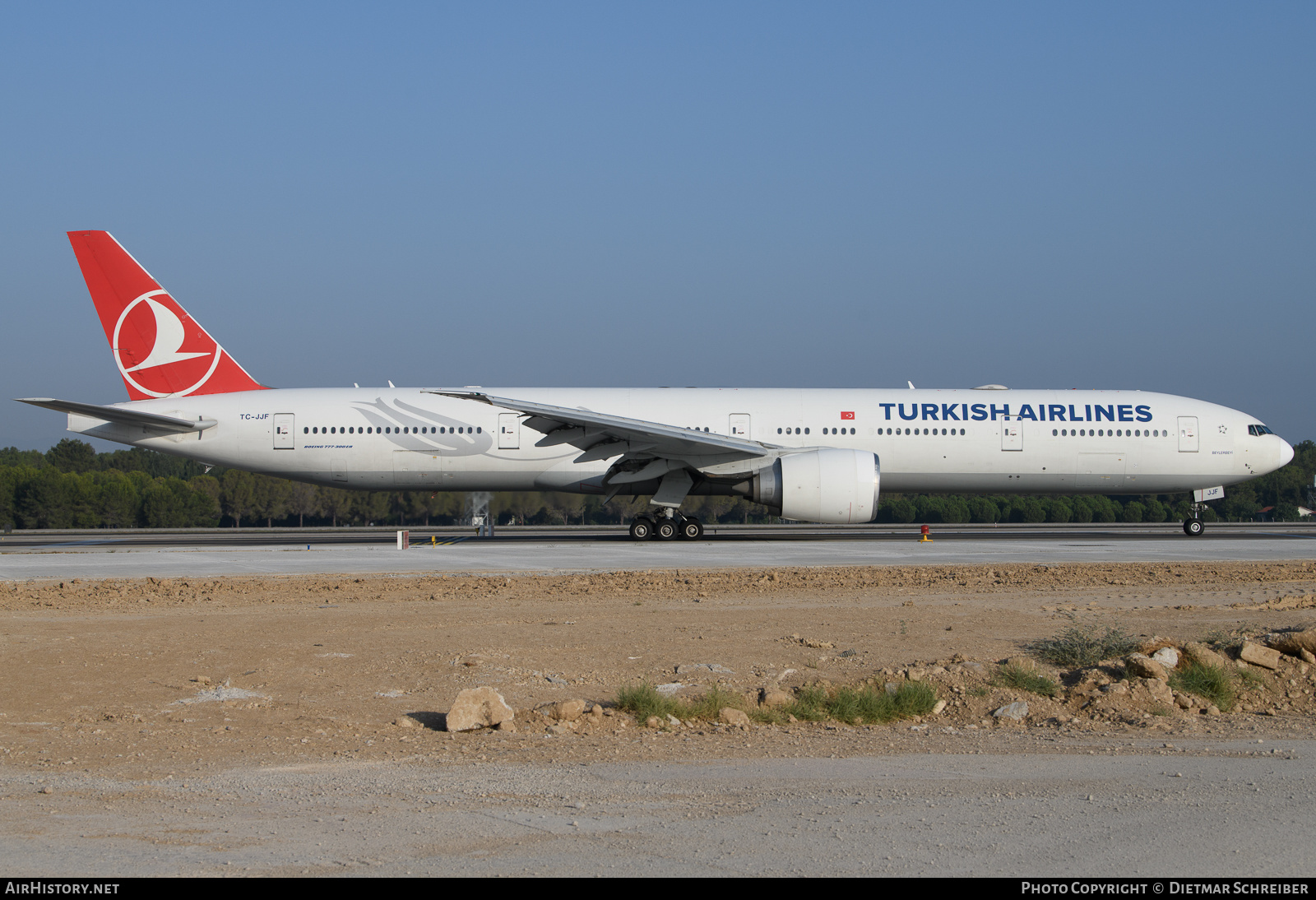 Aircraft Photo of TC-JJF | Boeing 777-3F2/ER | Turkish Airlines | AirHistory.net #635502
