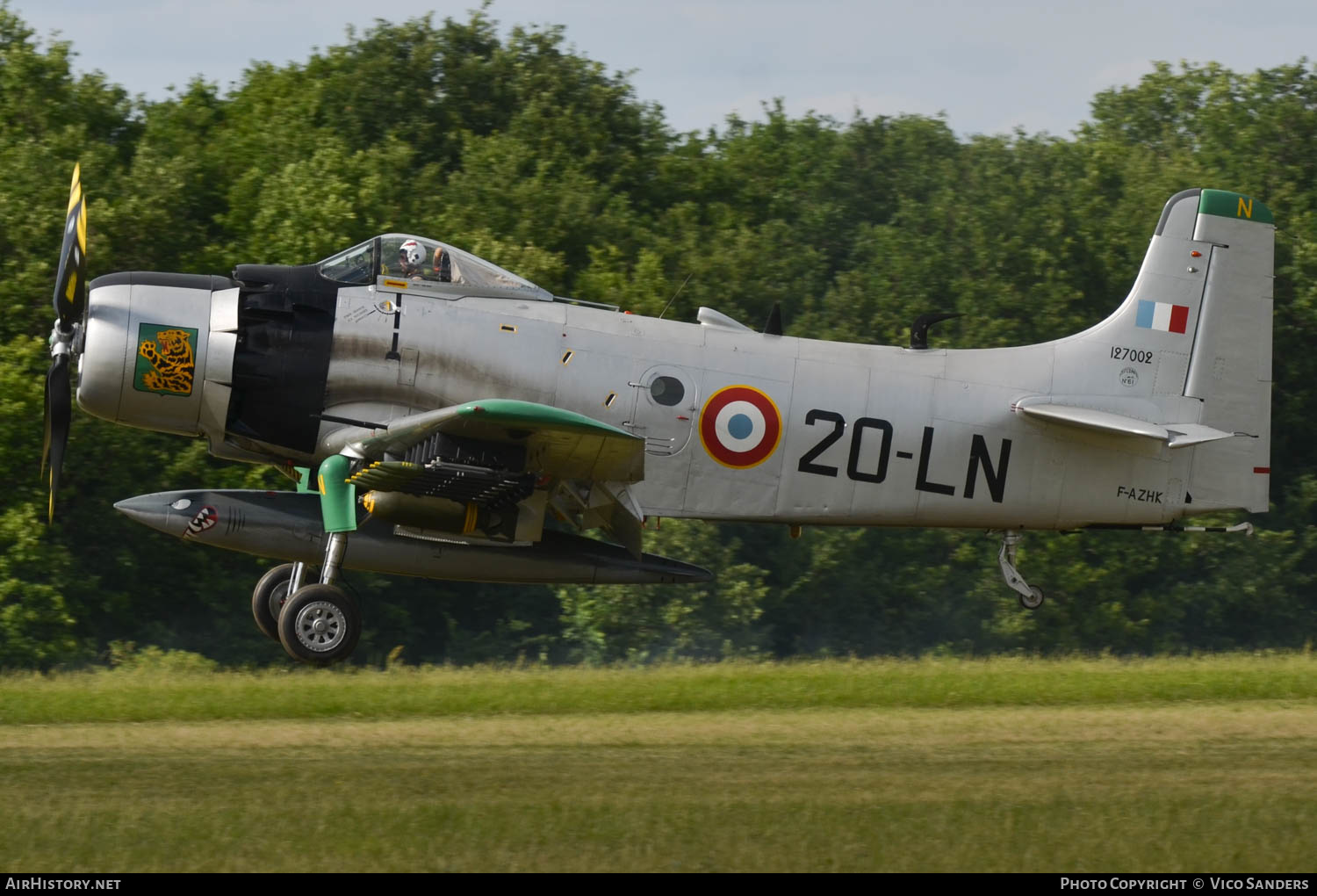 Aircraft Photo of F-AZHK / 127002 | Douglas A-1D Skyraider (AD-4NA) | France - Air Force | AirHistory.net #635600
