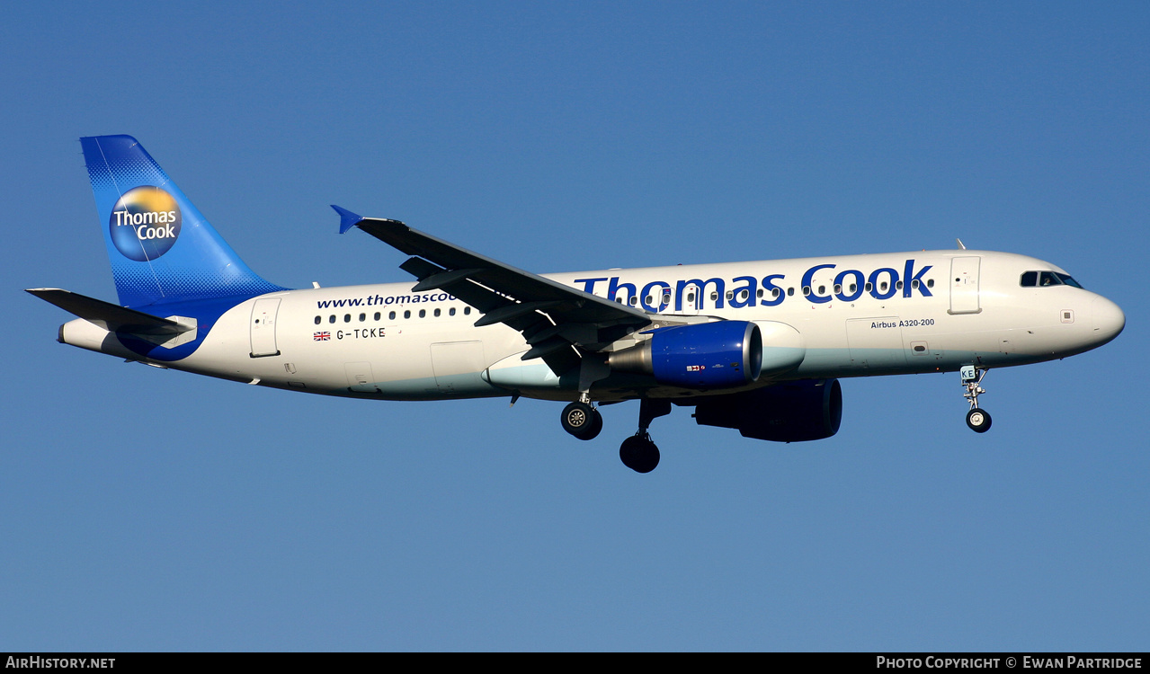 Aircraft Photo of G-TCKE | Airbus A320-214 | Thomas Cook Airlines | AirHistory.net #635748