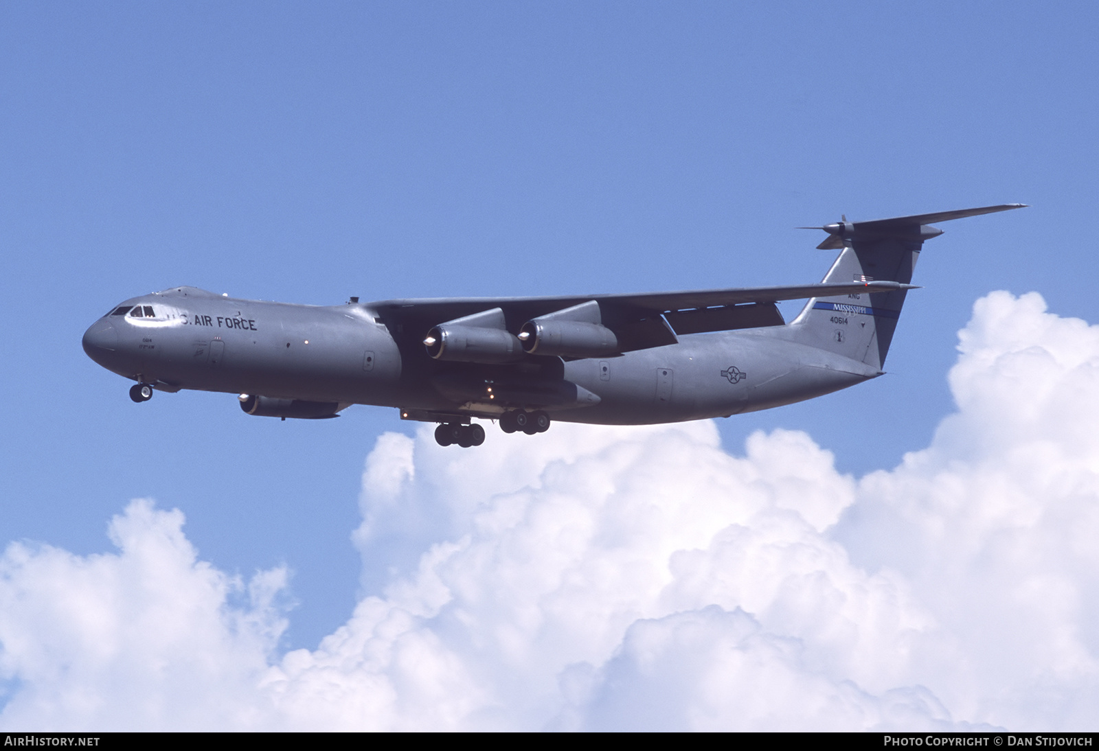 Aircraft Photo of 64-0614 / 40614 | Lockheed C-141C Starlifter | USA - Air Force | AirHistory.net #635830