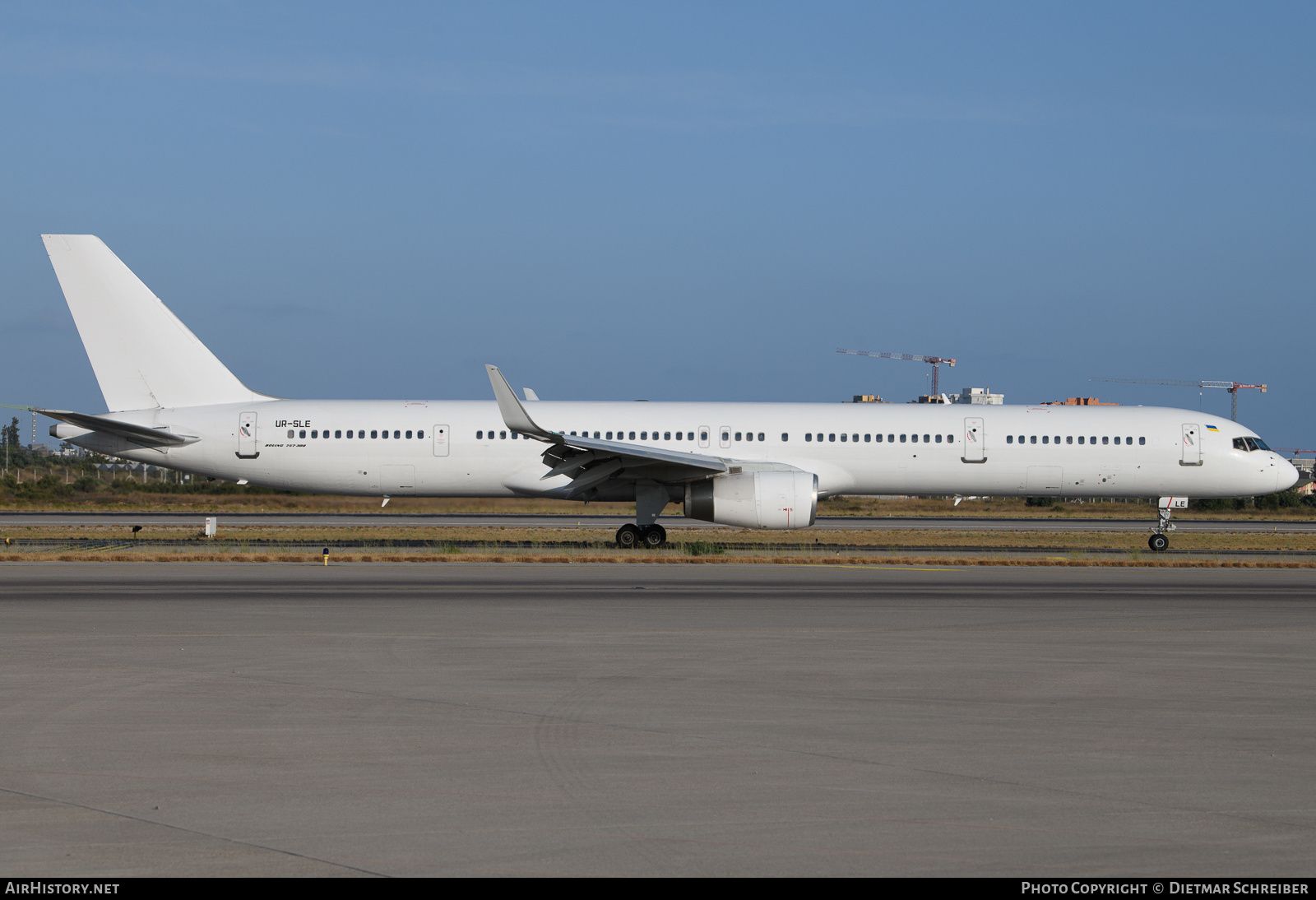 Aircraft Photo of UR-SLE | Boeing 757-330 | AirHistory.net #635909