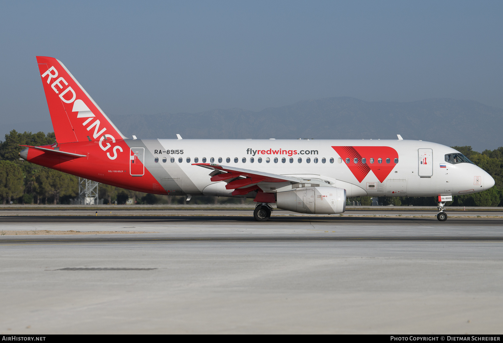 Aircraft Photo of RA-89155 | Sukhoi SSJ-100-95B Superjet 100 (RRJ-95B) | Red Wings | AirHistory.net #635926