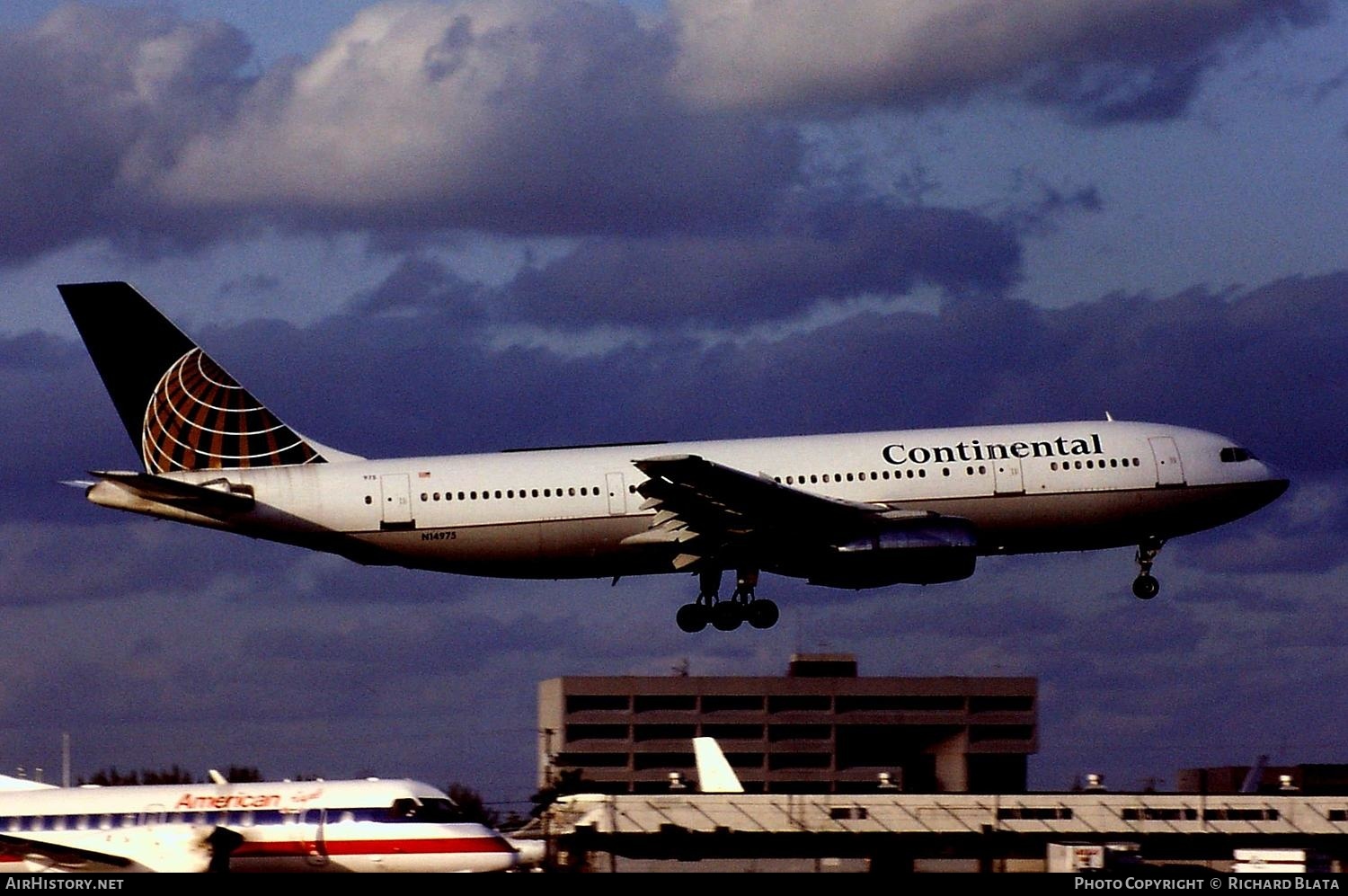 Aircraft Photo of N14975 | Airbus A300B4-203 | Continental Airlines | AirHistory.net #635979