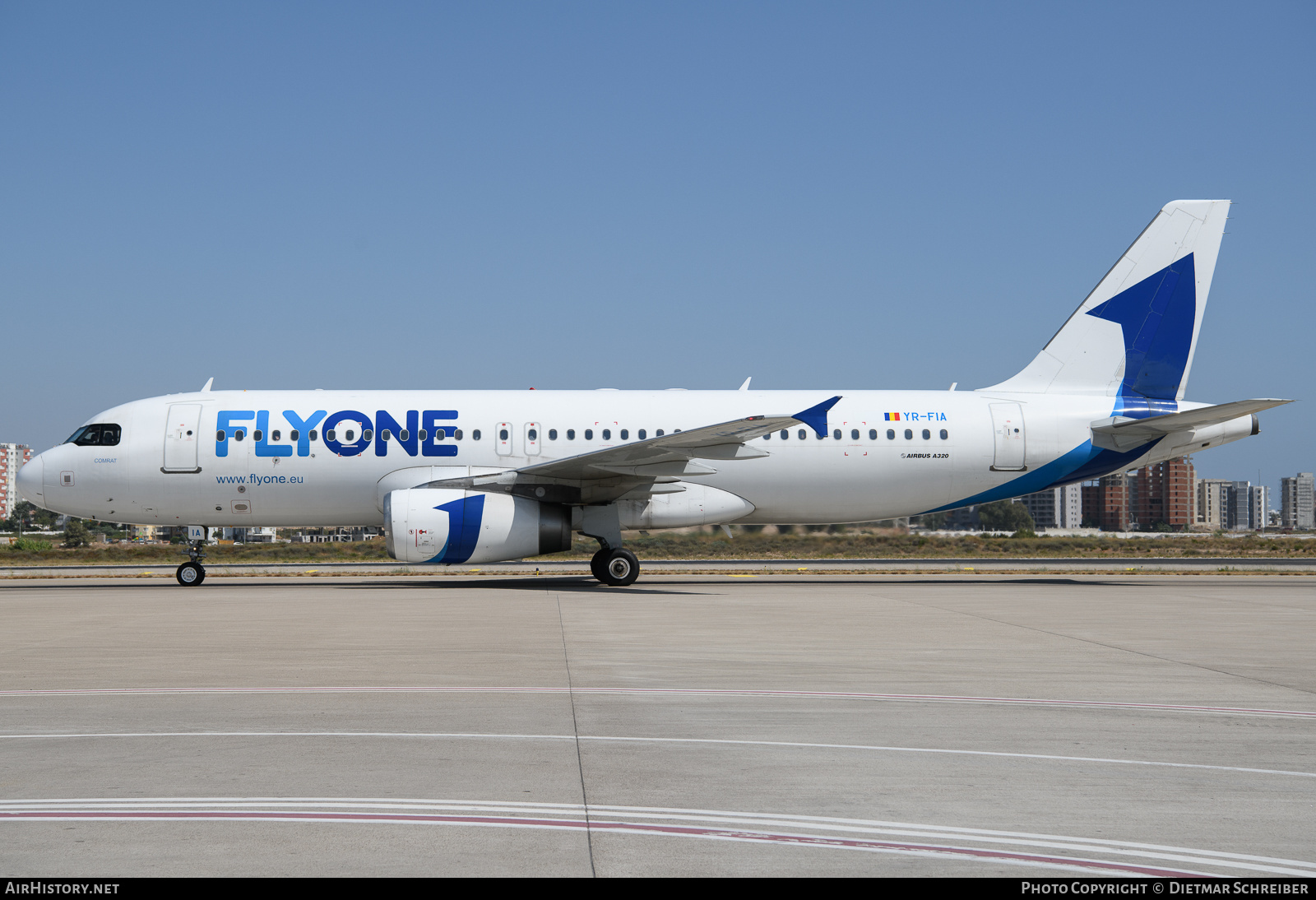 Aircraft Photo of YR-FIA | Airbus A320-232 | FlyOne | AirHistory.net #636277