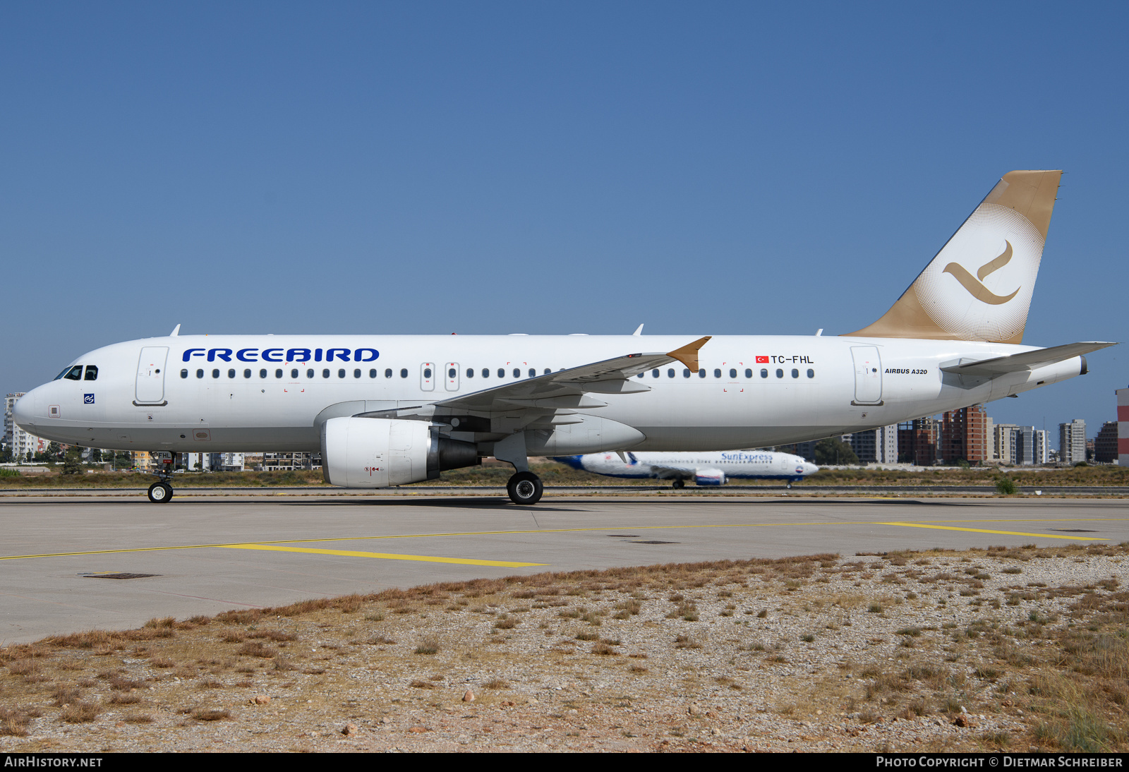 Aircraft Photo of TC-FHL | Airbus A320-214 | Freebird Airlines | AirHistory.net #636326