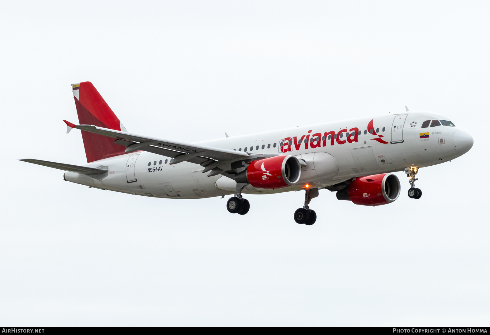 Aircraft Photo of N954AV | Airbus A320-214 | Avianca | AirHistory.net #636333