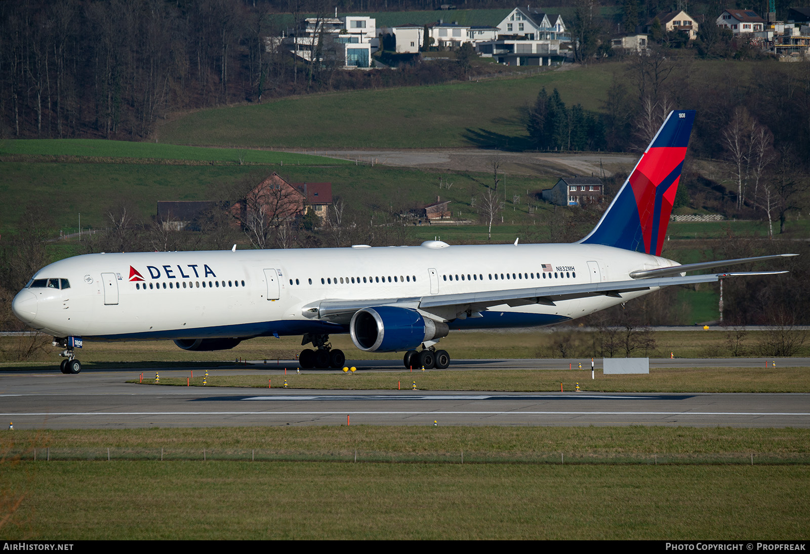 Aircraft Photo of N832MH | Boeing 767-432/ER | Delta Air Lines | AirHistory.net #636367